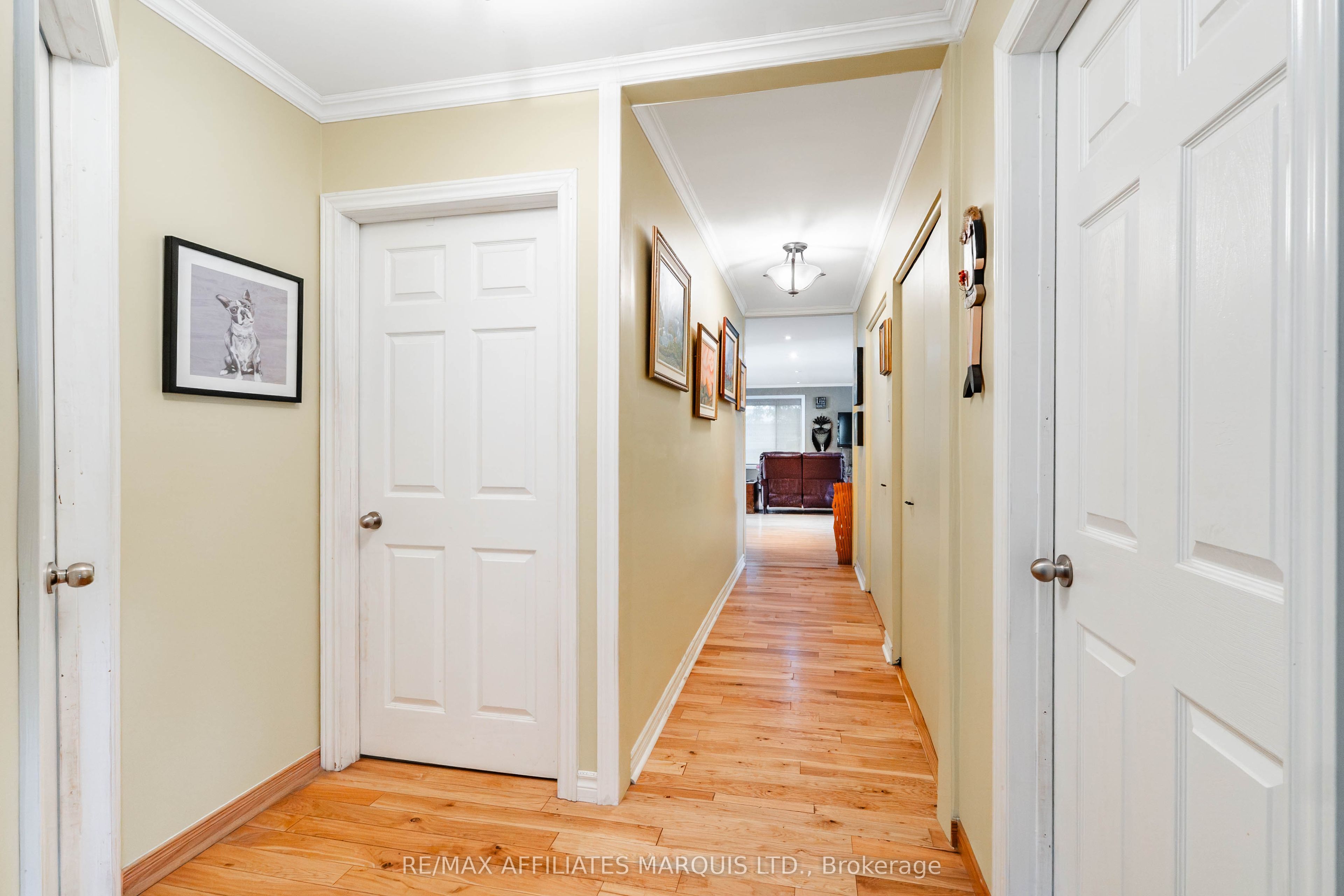114 St George Street W Property Photo 14