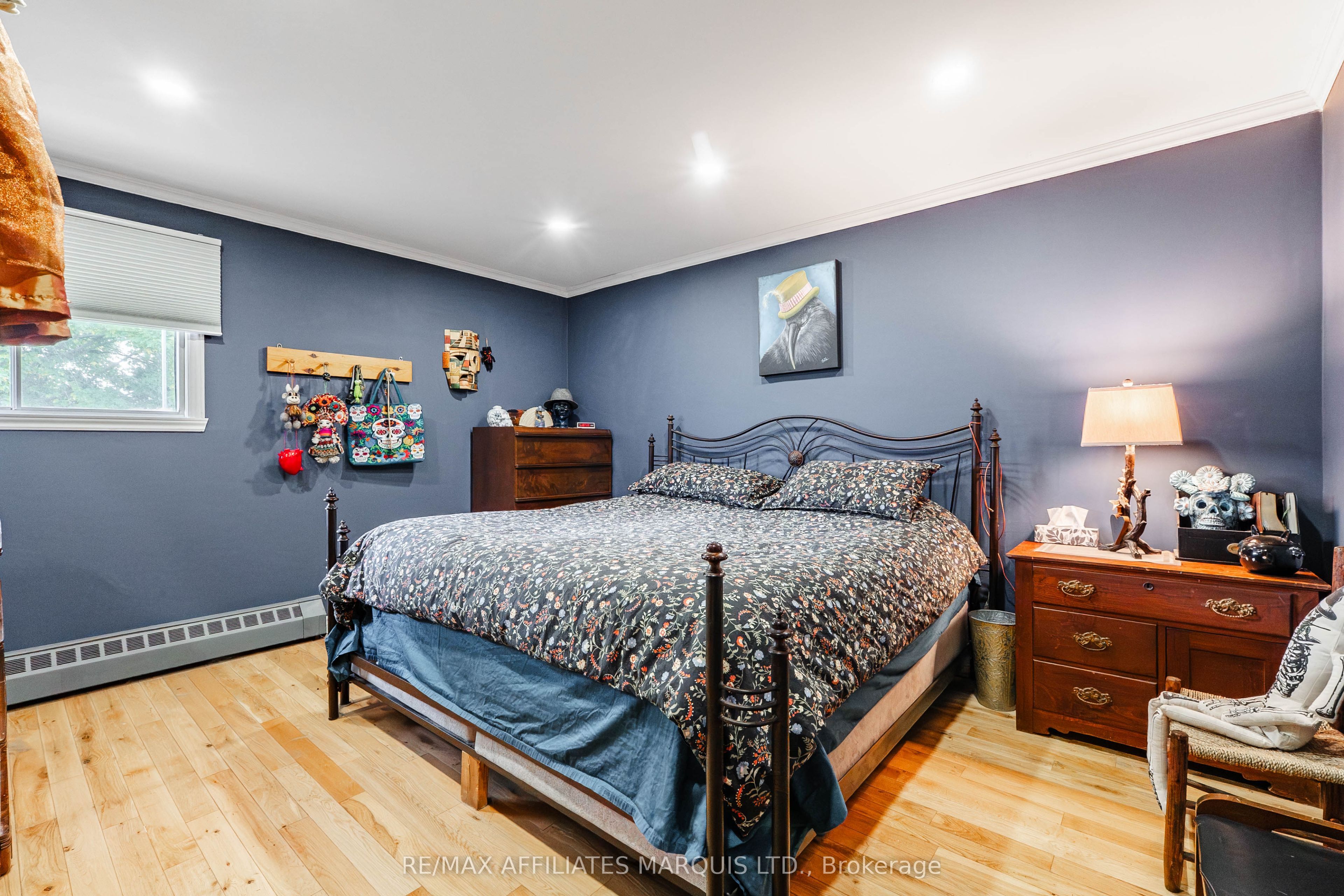 114 St George Street W Property Photo 15