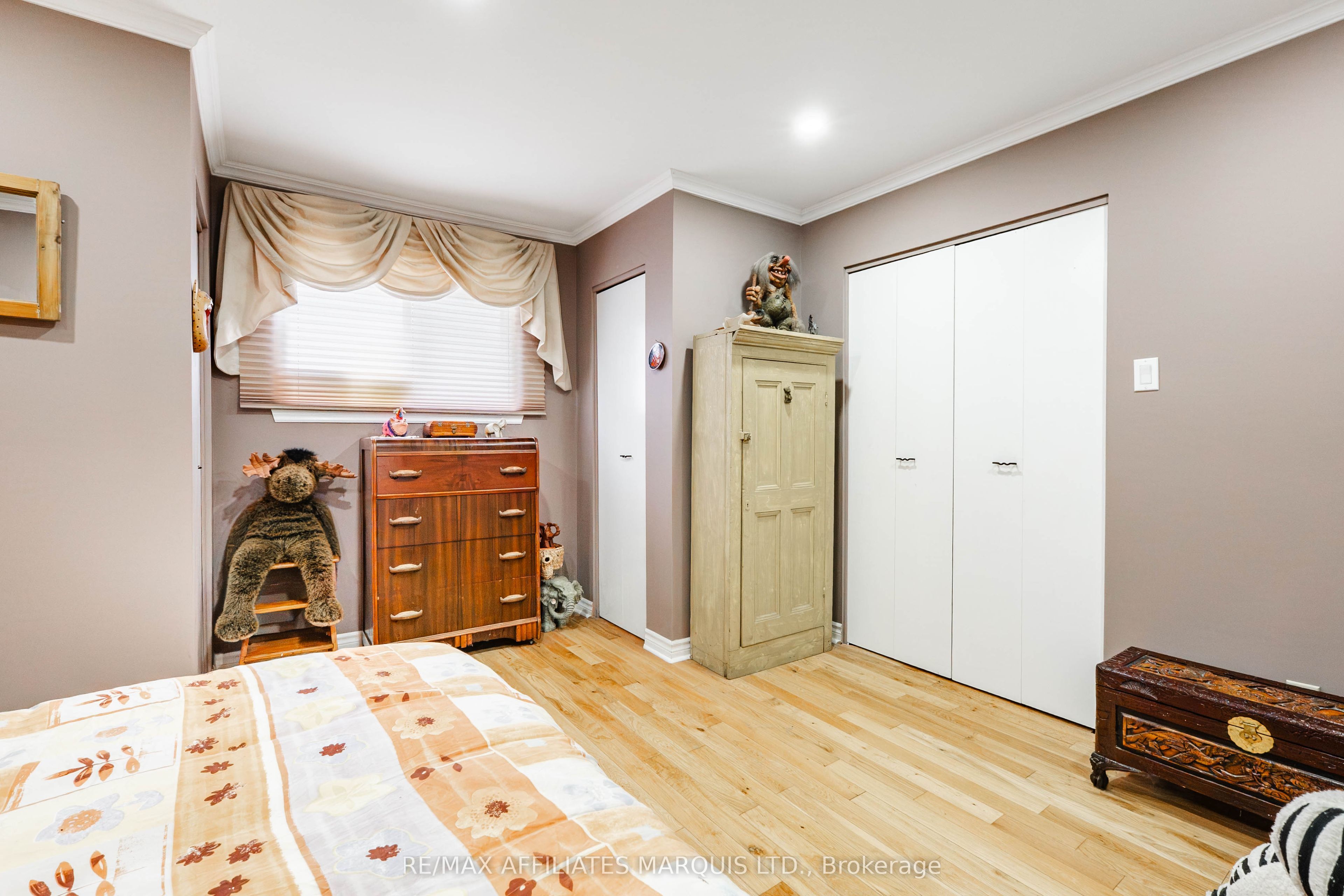 114 St George Street W Property Photo 20