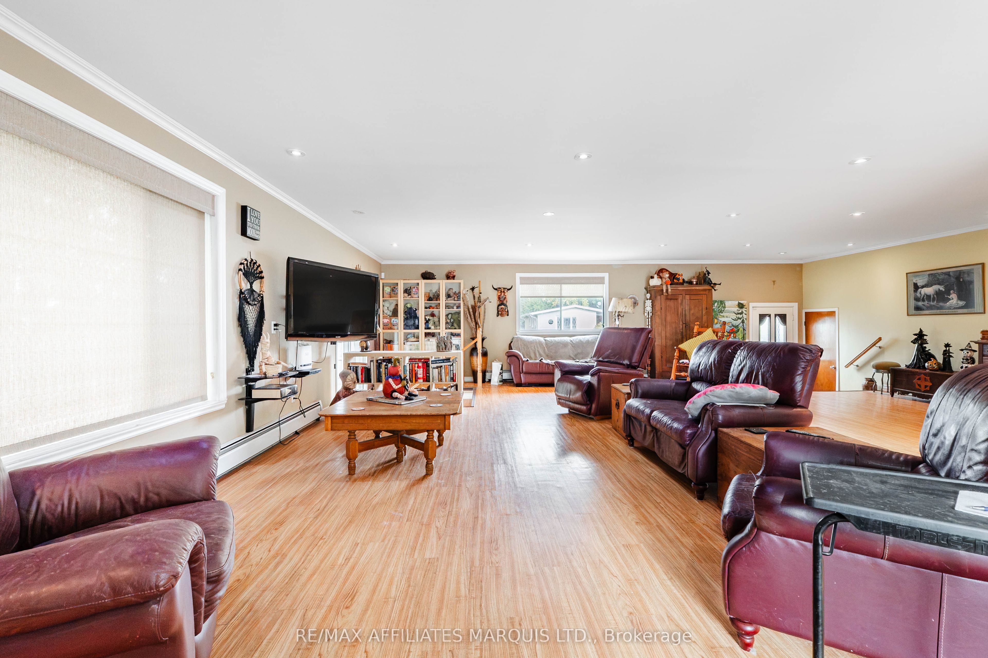 114 St George Street W Property Photo 24