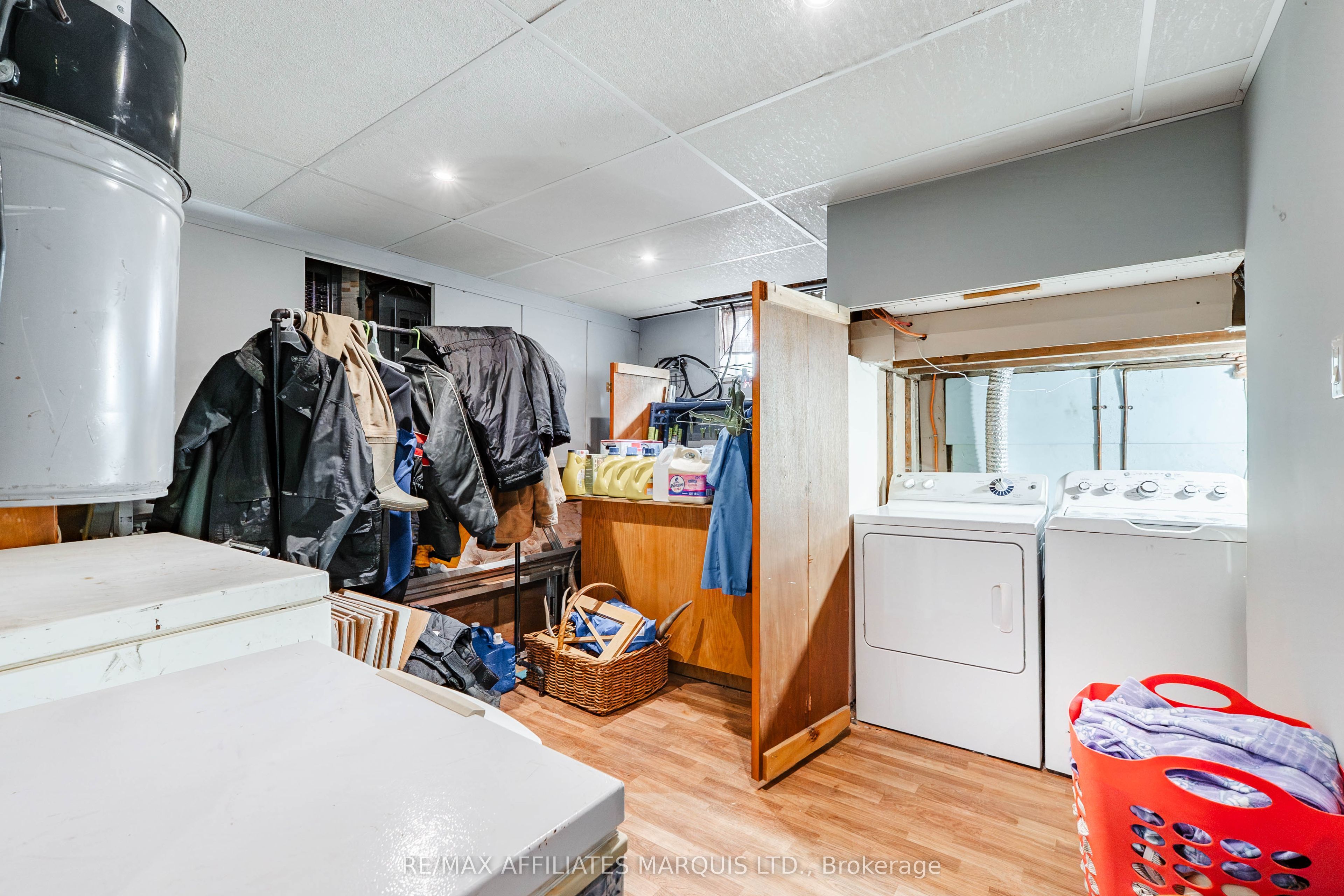 114 St George Street W Property Photo 32