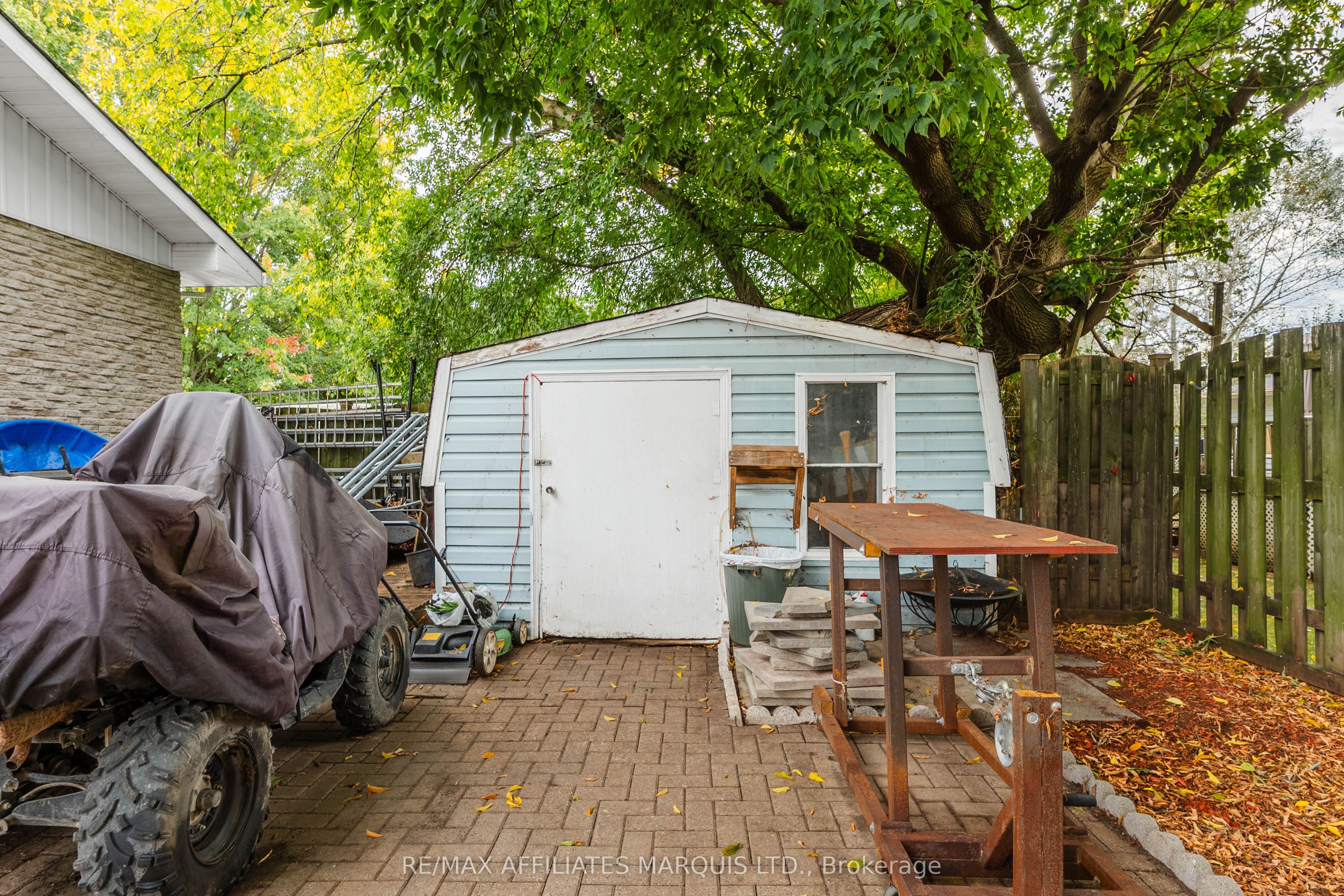 114 St George Street W Property Photo 36