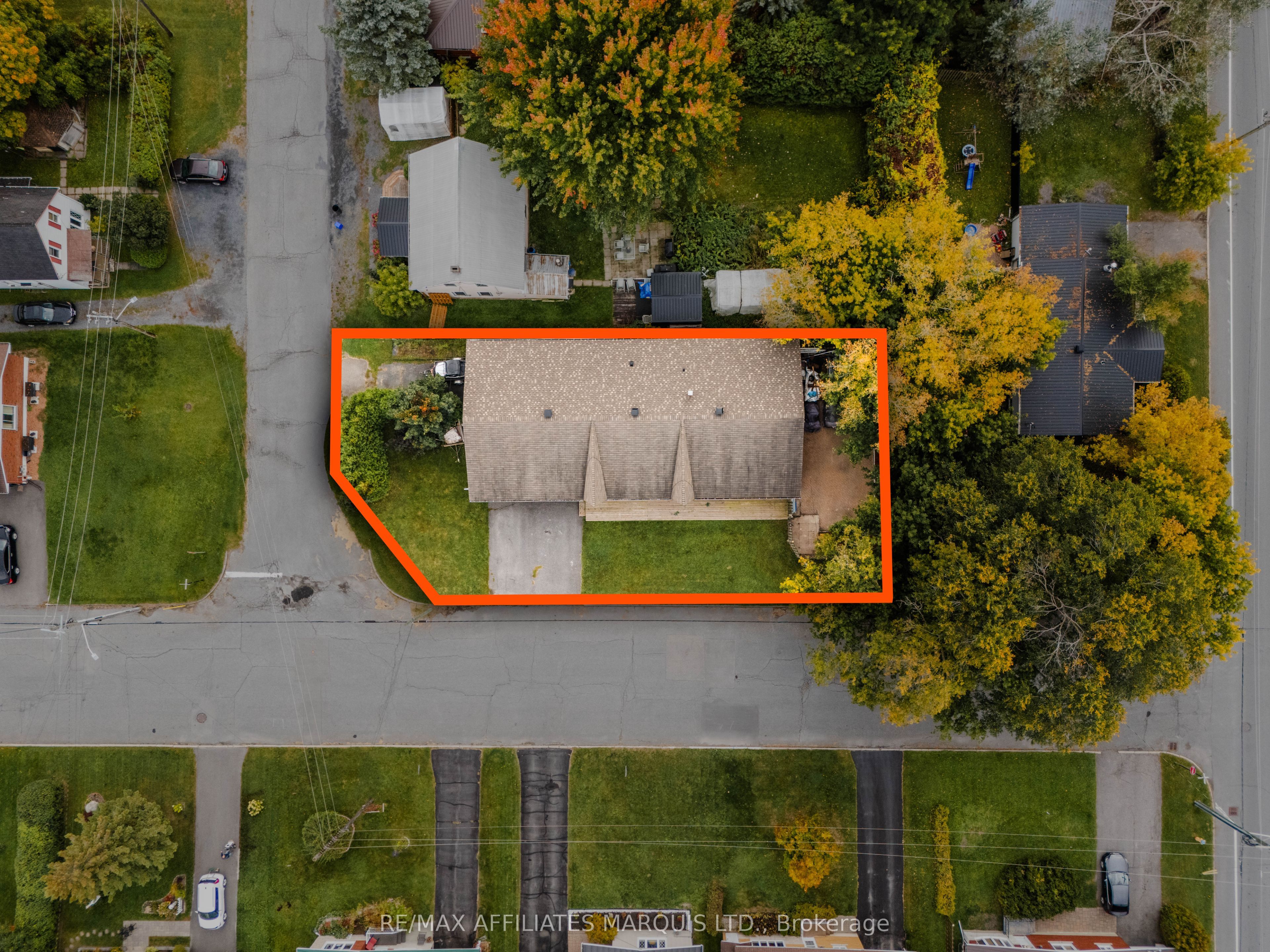 114 St George Street W Property Photo 39