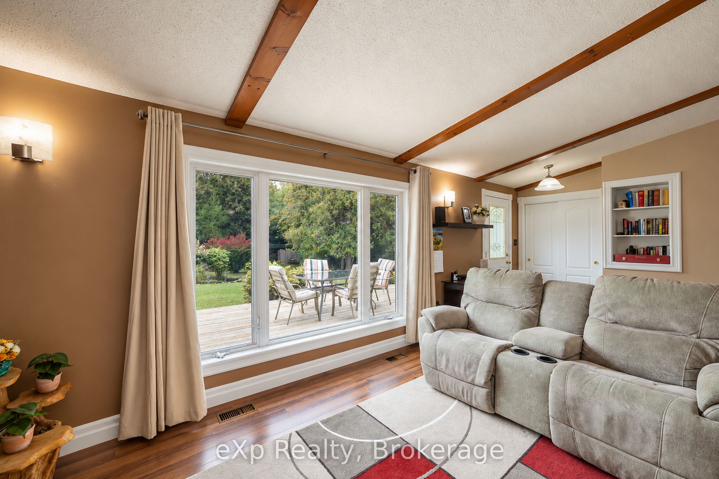 350144 Bayshore Road Property Photo 5