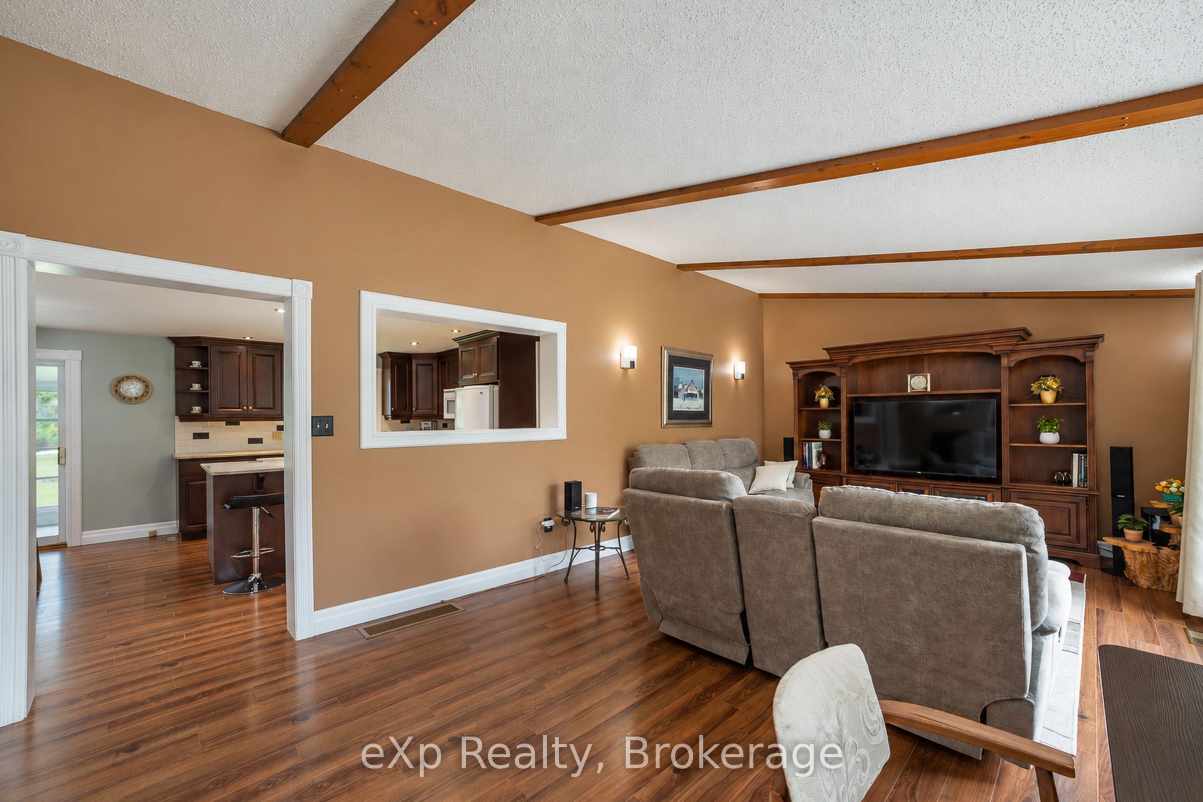 350144 Bayshore Road Property Photo 6