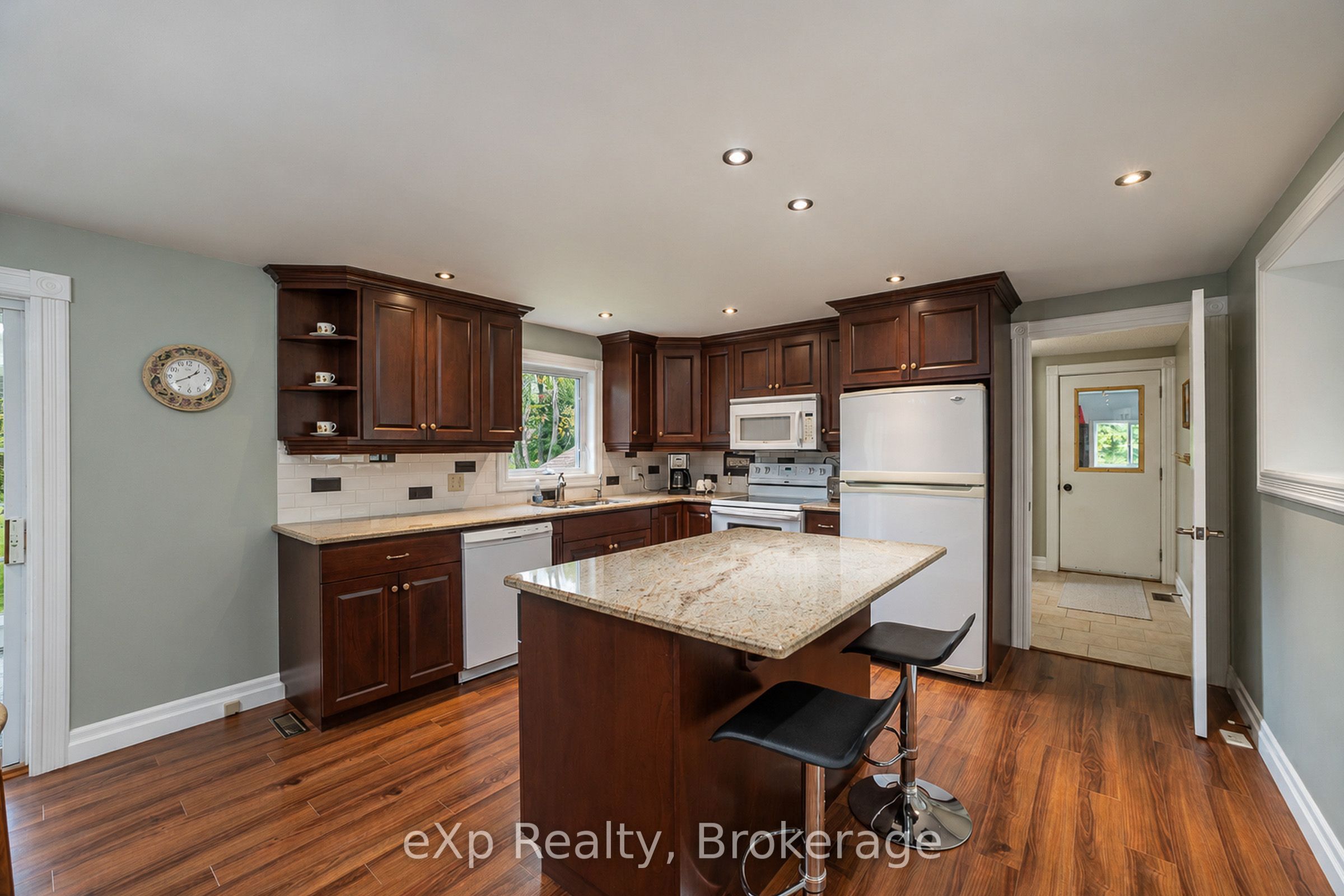 350144 Bayshore Road Property Photo 7