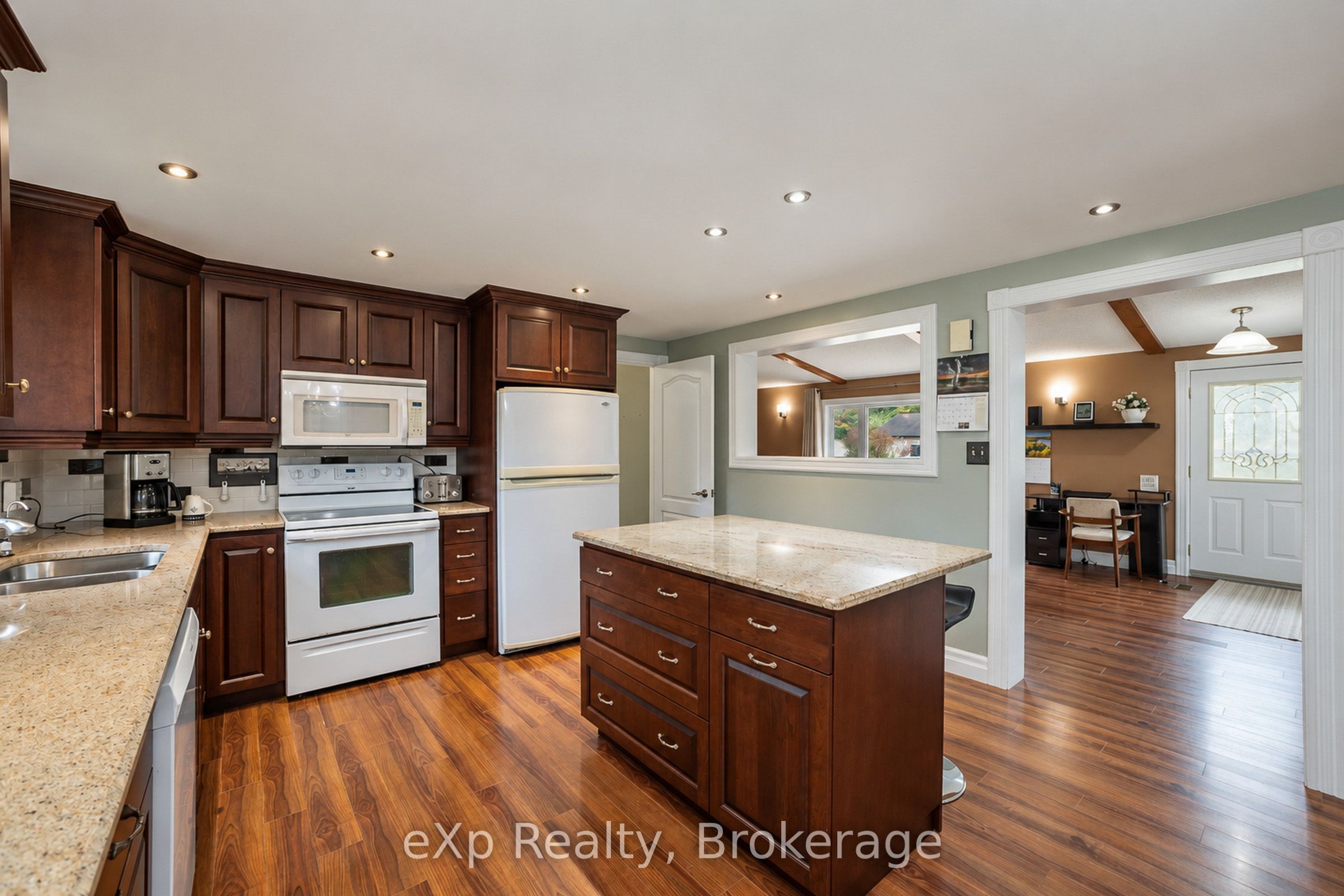 350144 Bayshore Road Property Photo 8