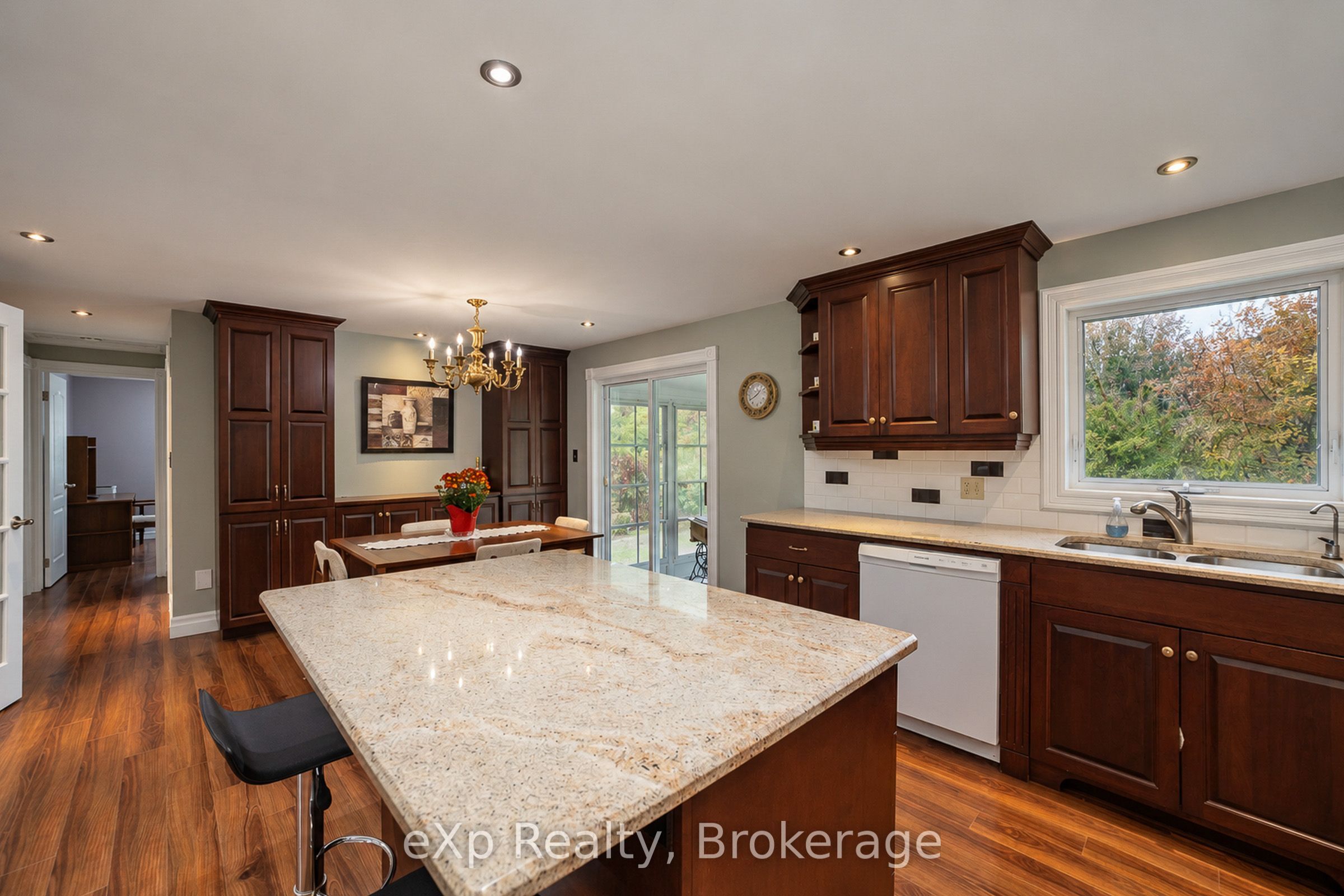 350144 Bayshore Road Property Photo 10