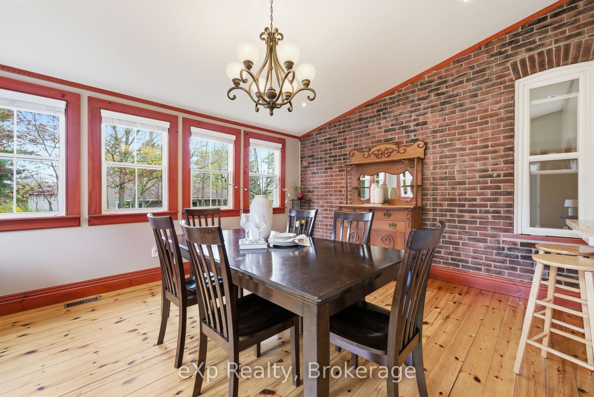 4081 Burnham Street N Property Photo 11