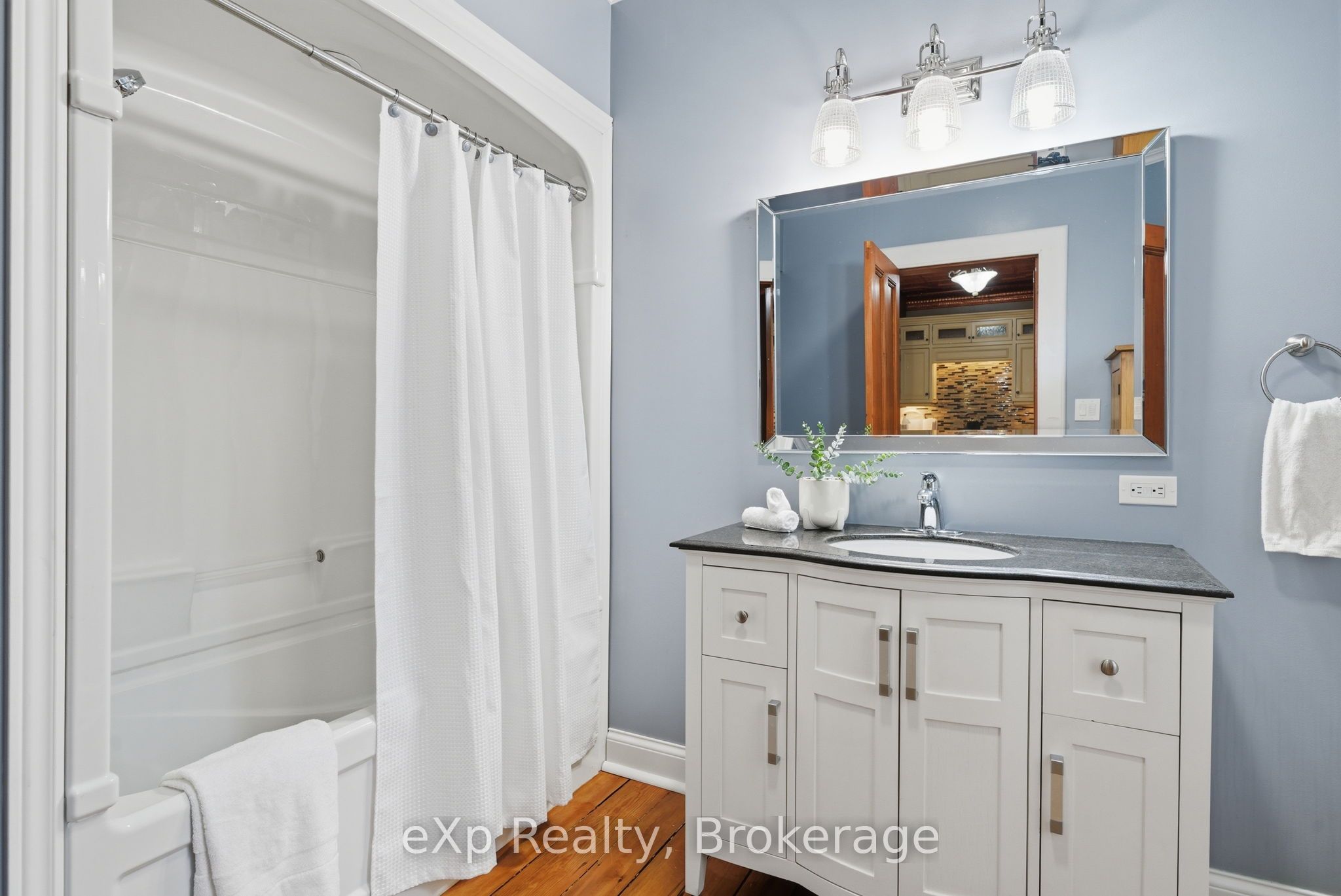4081 Burnham Street N Property Photo 16