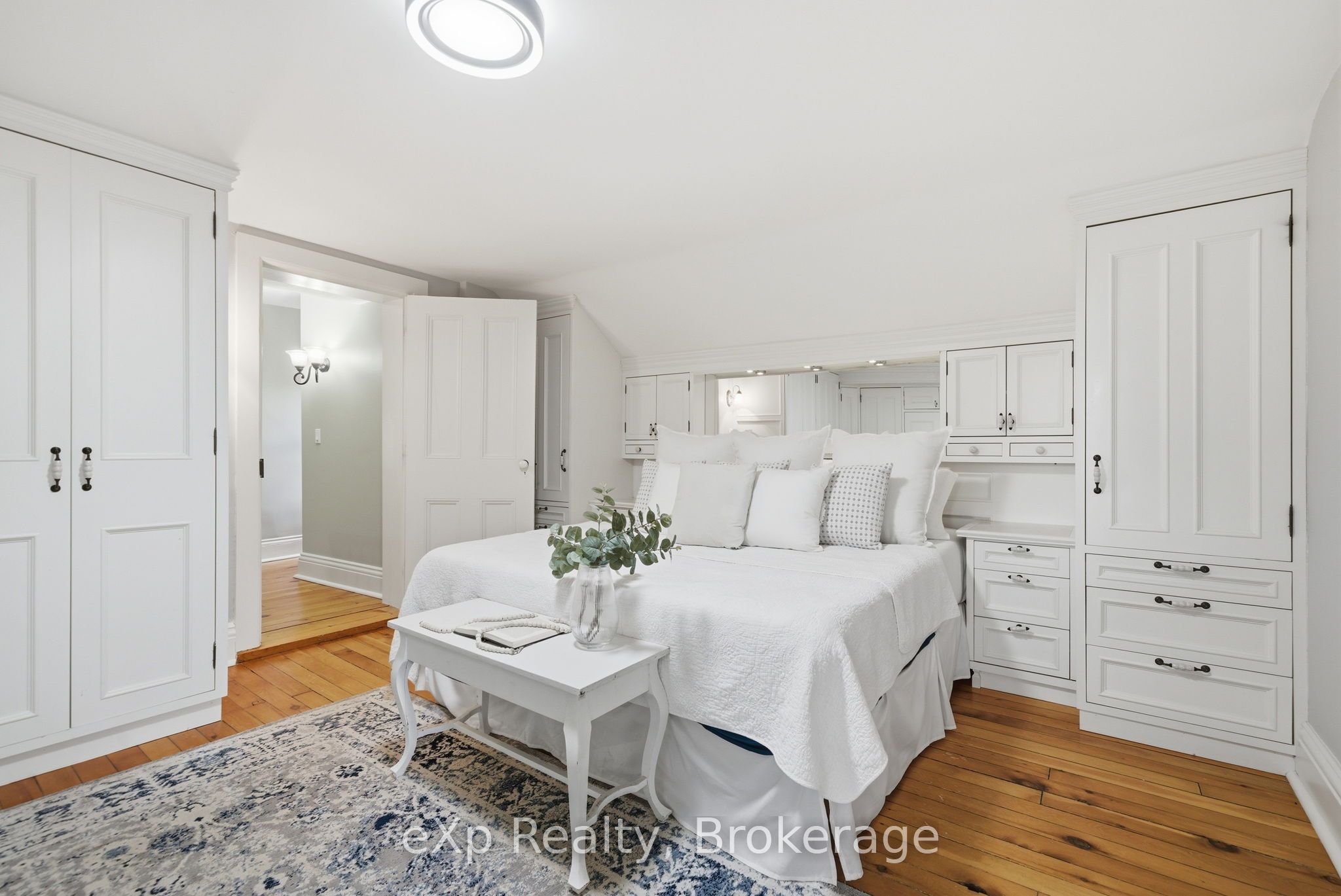 4081 Burnham Street N Property Photo 17