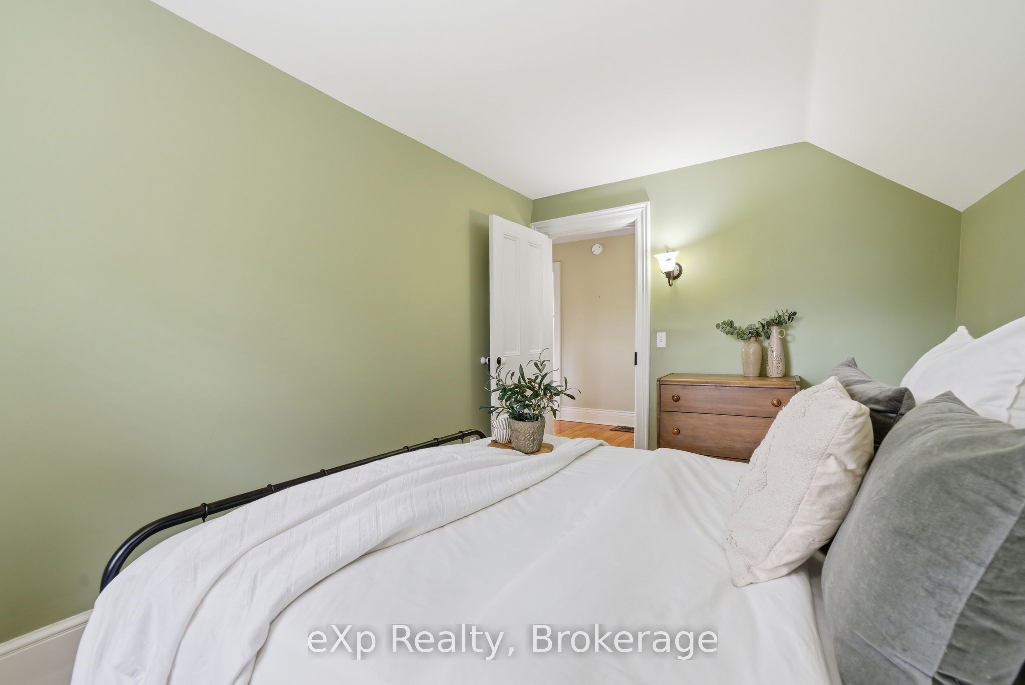4081 Burnham Street N Property Photo 23