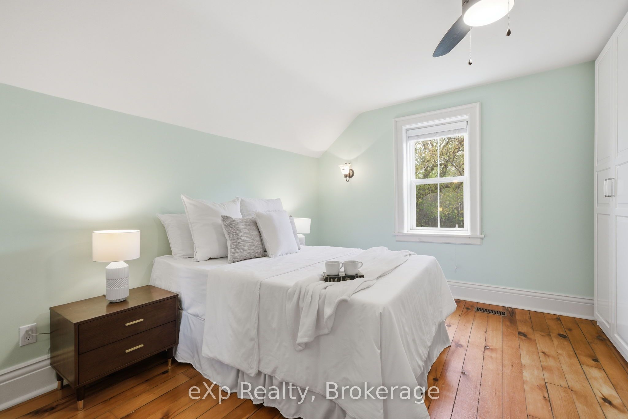 4081 Burnham Street N Property Photo 24