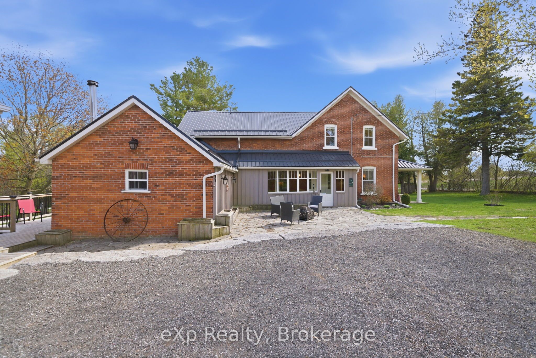 4081 Burnham Street N Property Photo 28
