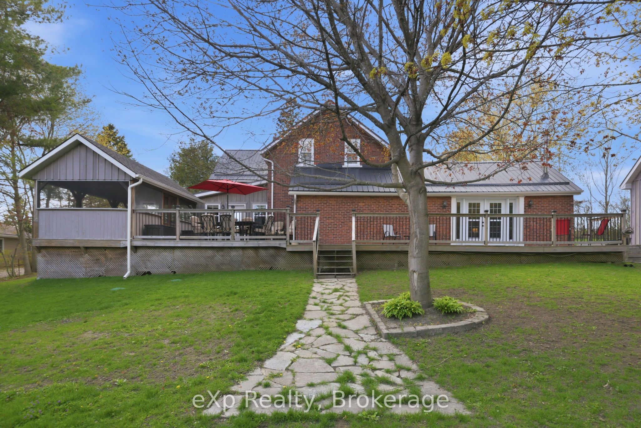 4081 Burnham Street N Property Photo 32