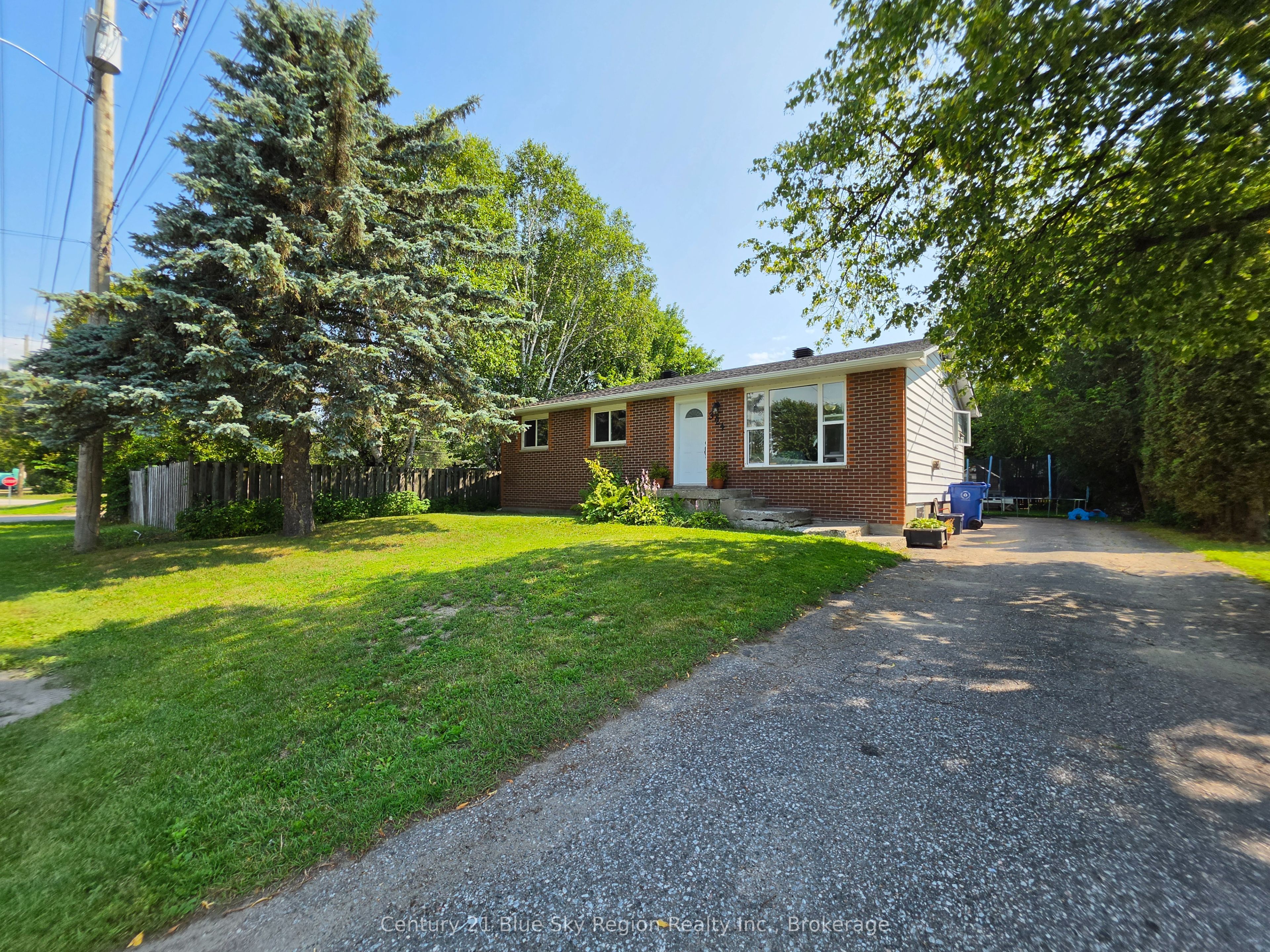 324 King Street Property Photo 1