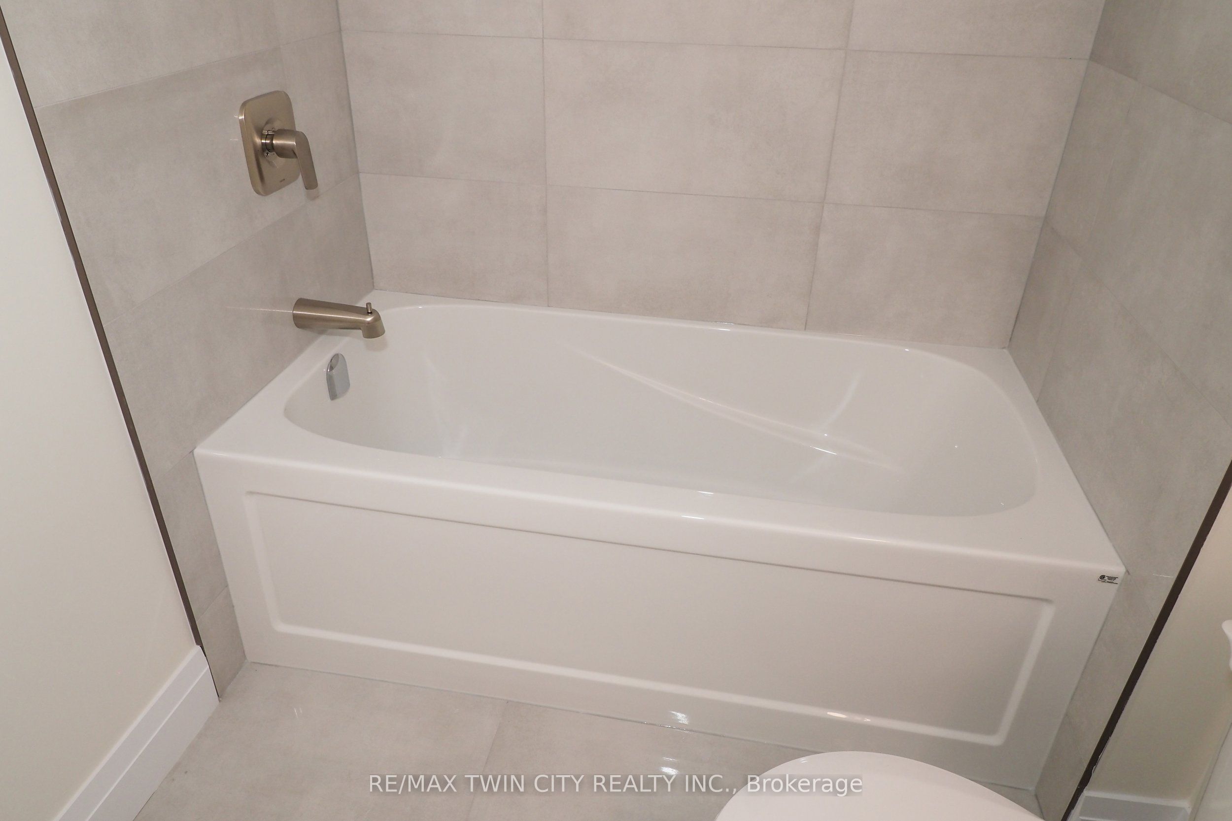 220 Jeffrey Place Property Photo 36