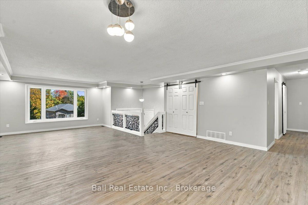 16 Maple Street Property Photo 5
