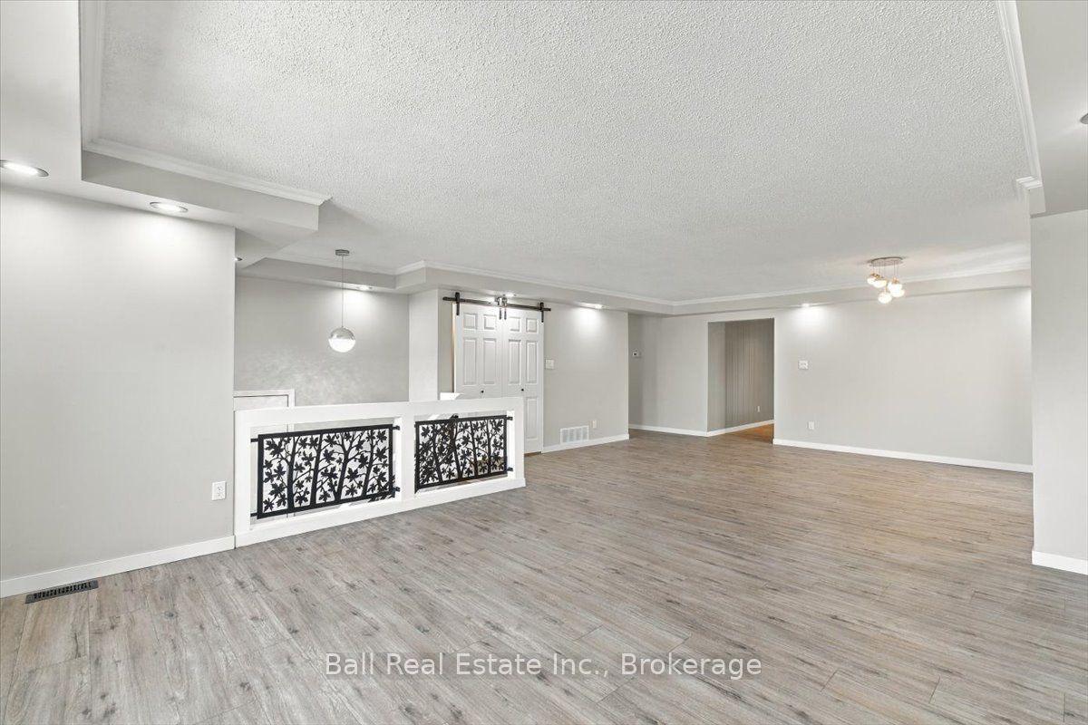 16 Maple Street Property Photo 6