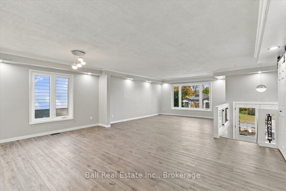 16 Maple Street Property Photo 8