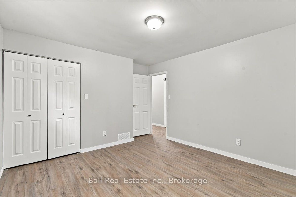 16 Maple Street Property Photo 23