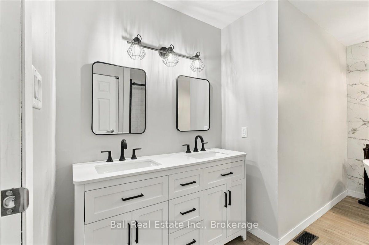 16 Maple Street Property Photo 29