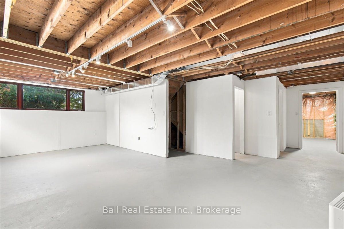 16 Maple Street Property Photo 33