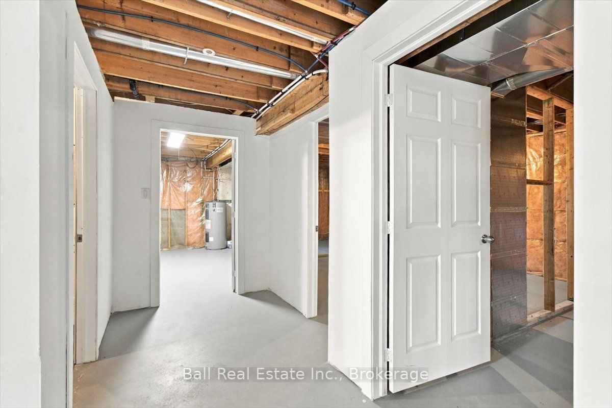 16 Maple Street Property Photo 35