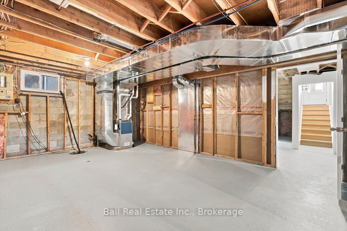 16 Maple Street Property Photo 37