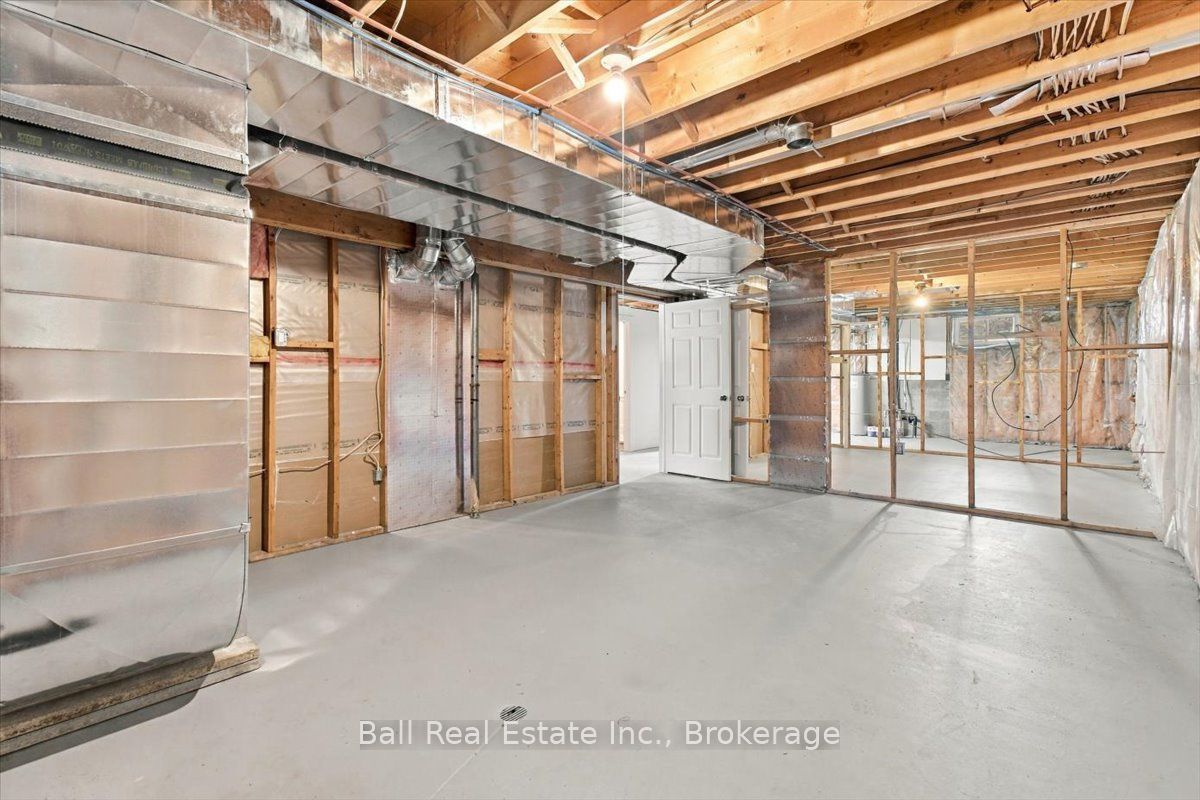 16 Maple Street Property Photo 38