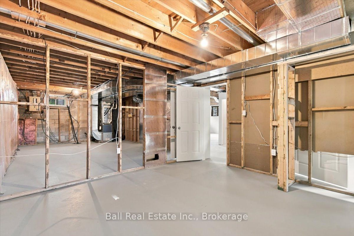 16 Maple Street Property Photo 39