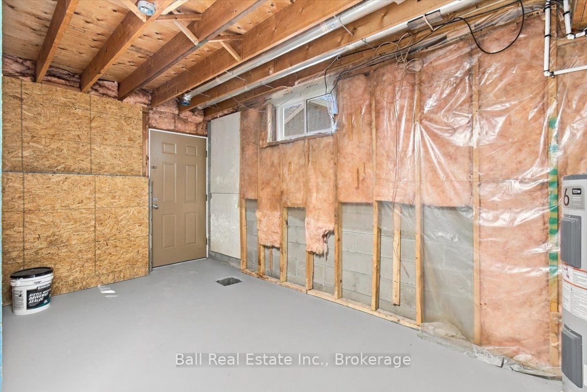 16 Maple Street Property Photo 41