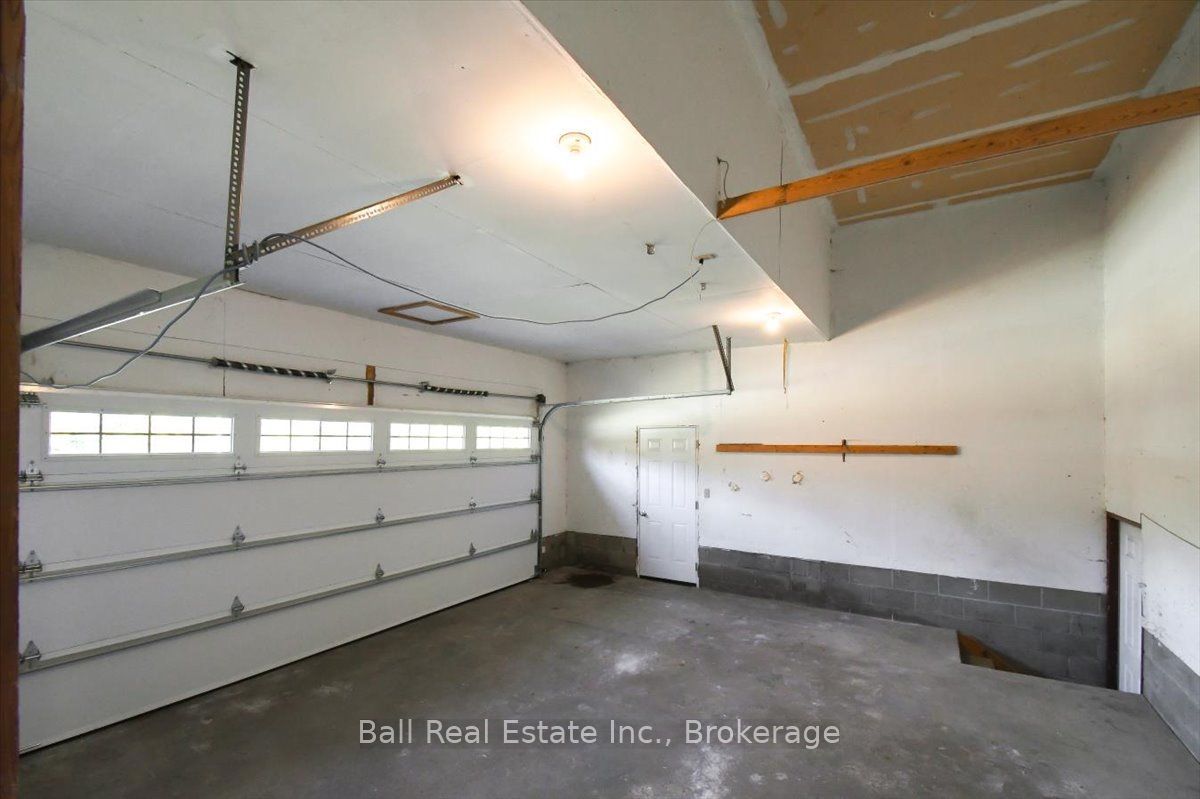 16 Maple Street Property Photo 42