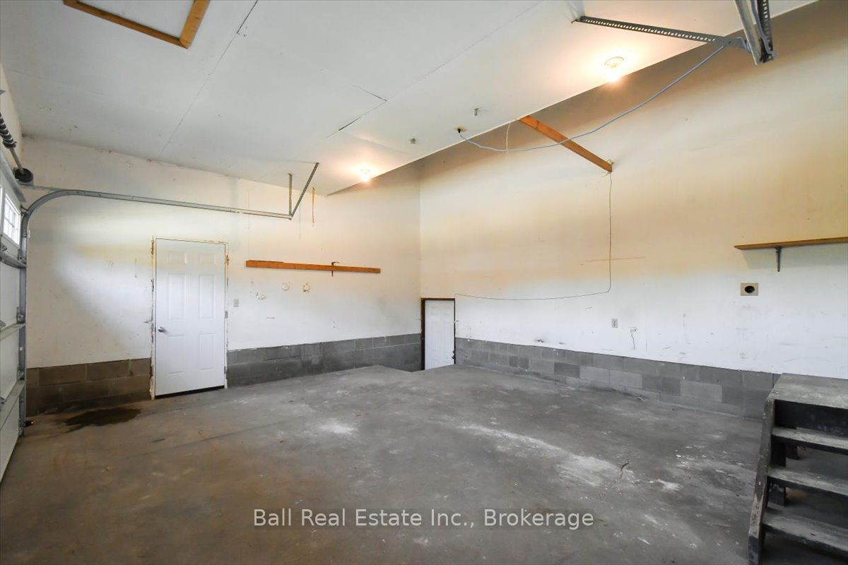 16 Maple Street Property Photo 43