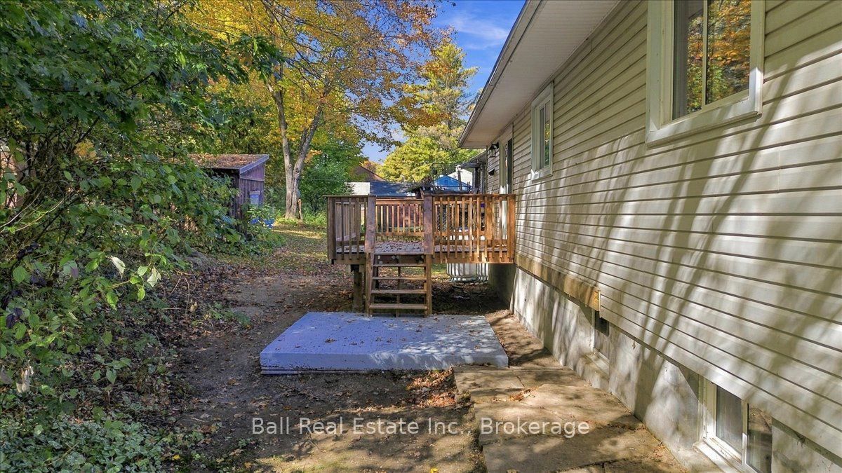 16 Maple Street Property Photo 46