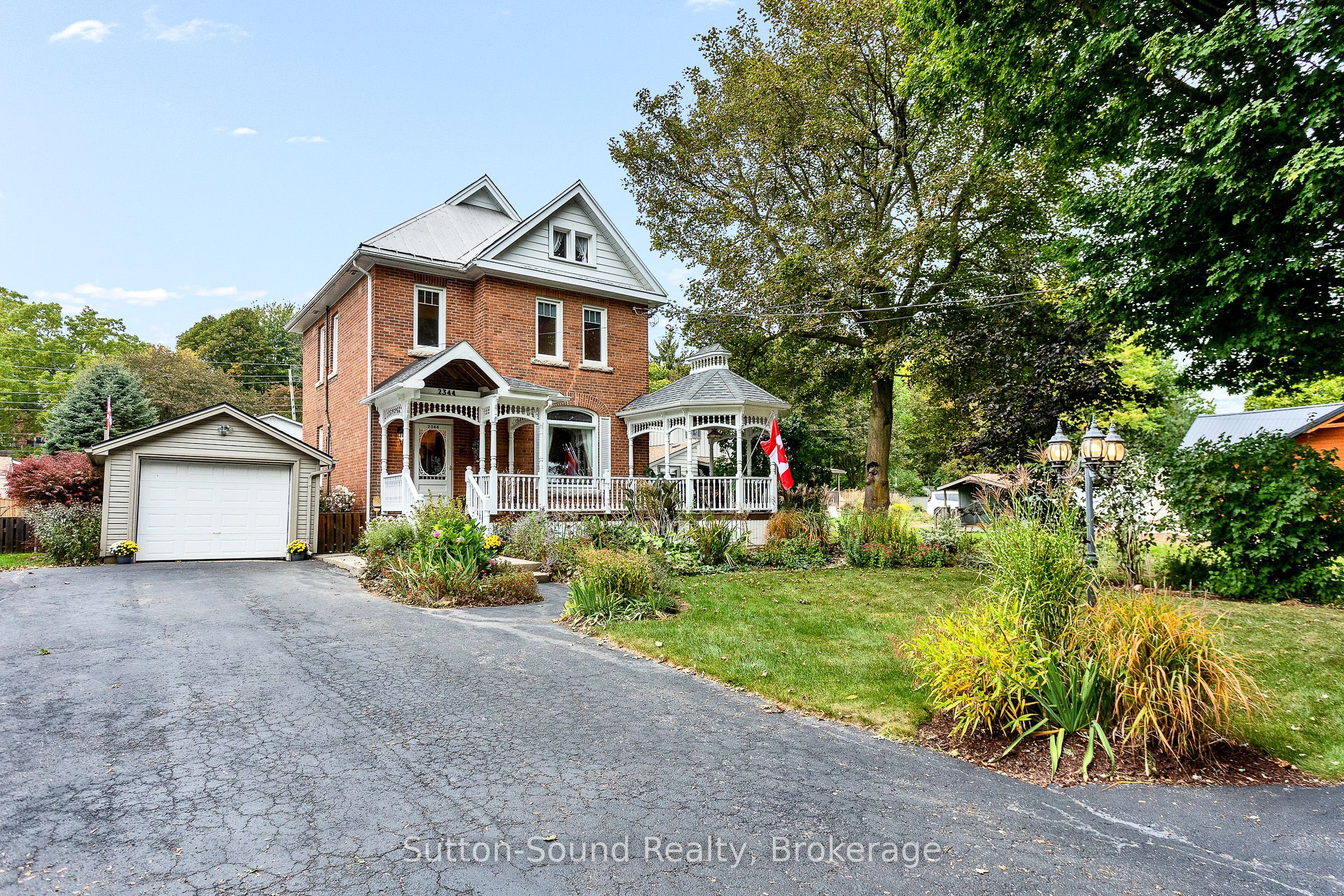 2344 3rd Avenue W Property Photo 2