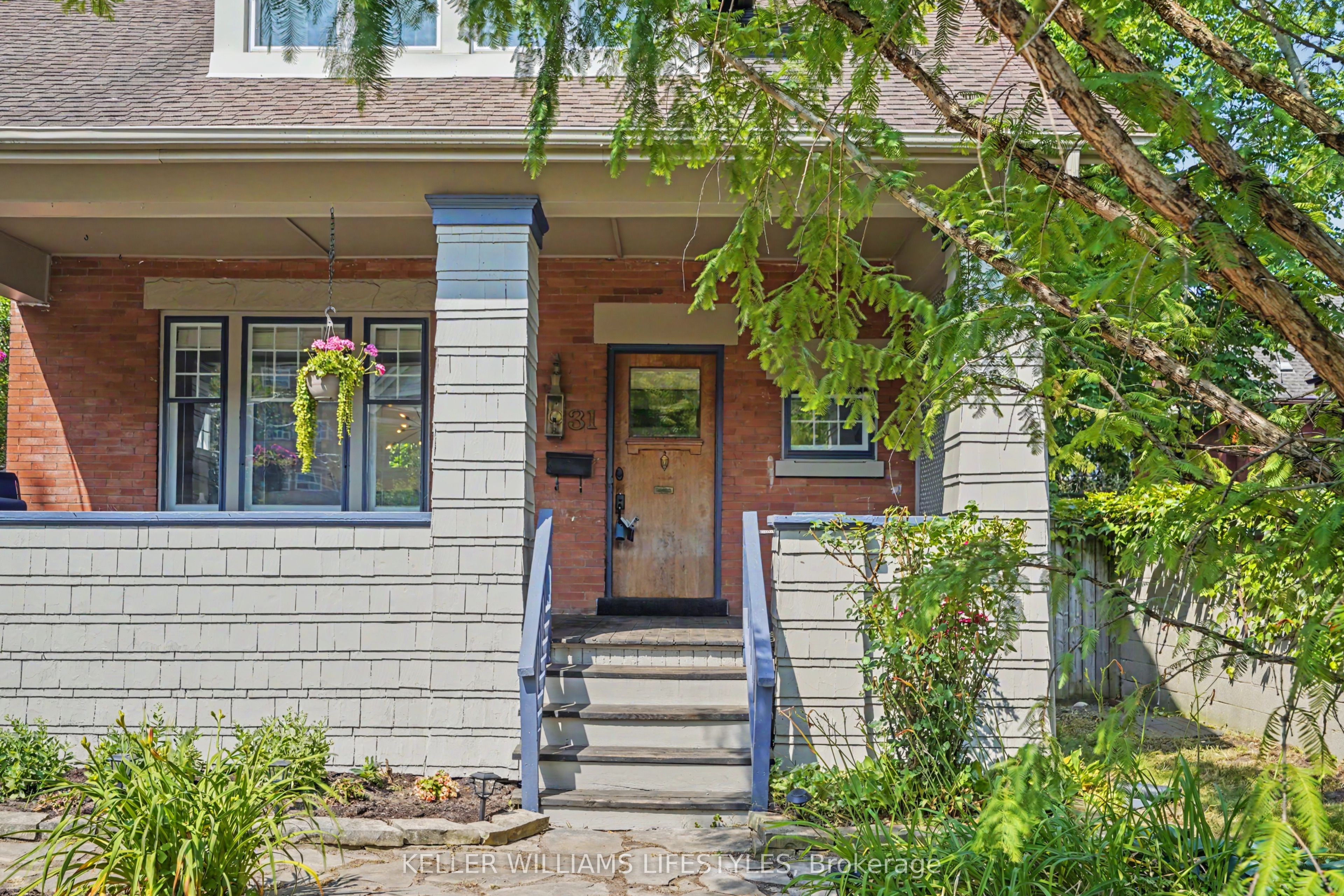 31 Gerrard Street Property Photo 2