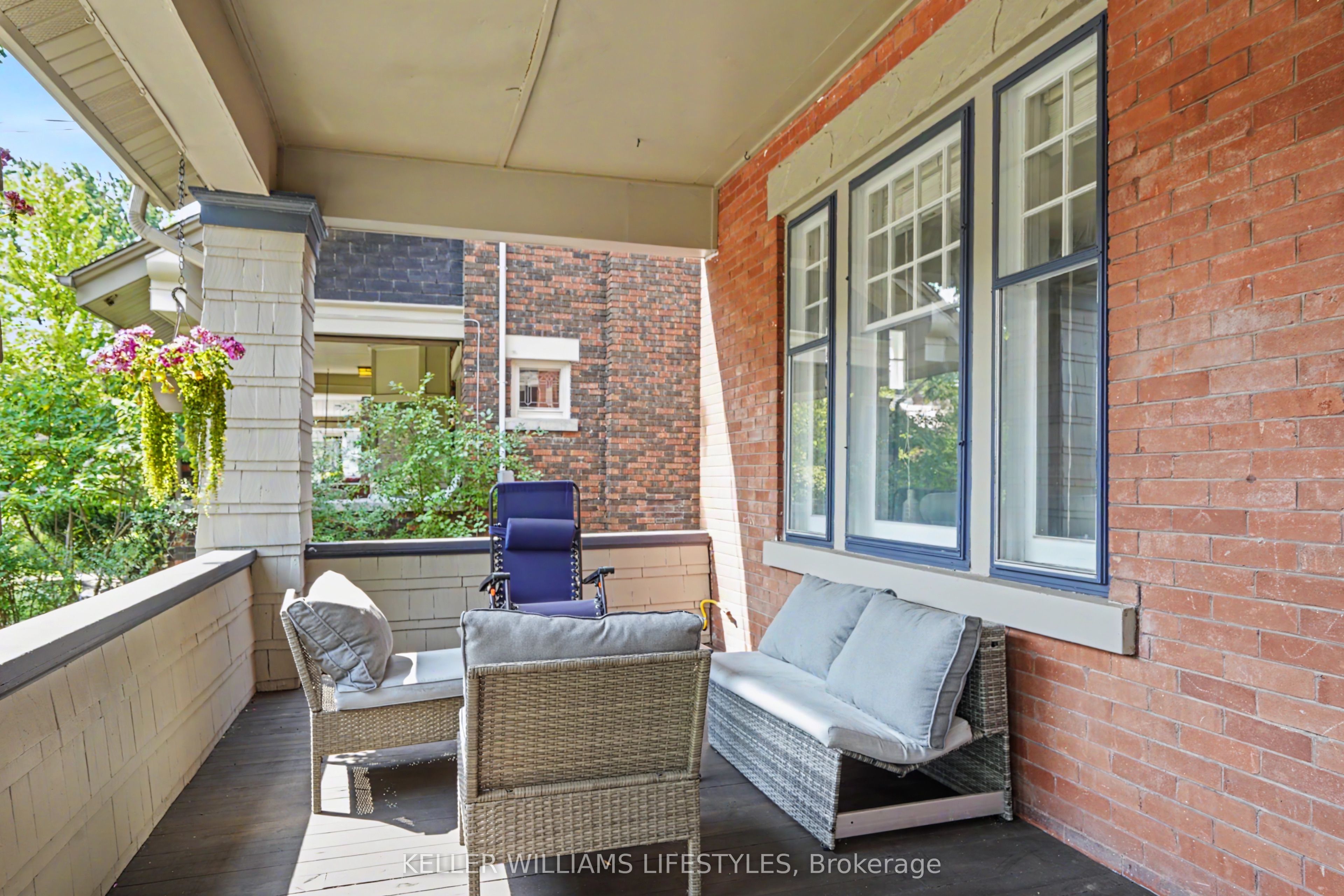 31 Gerrard Street Property Photo 4