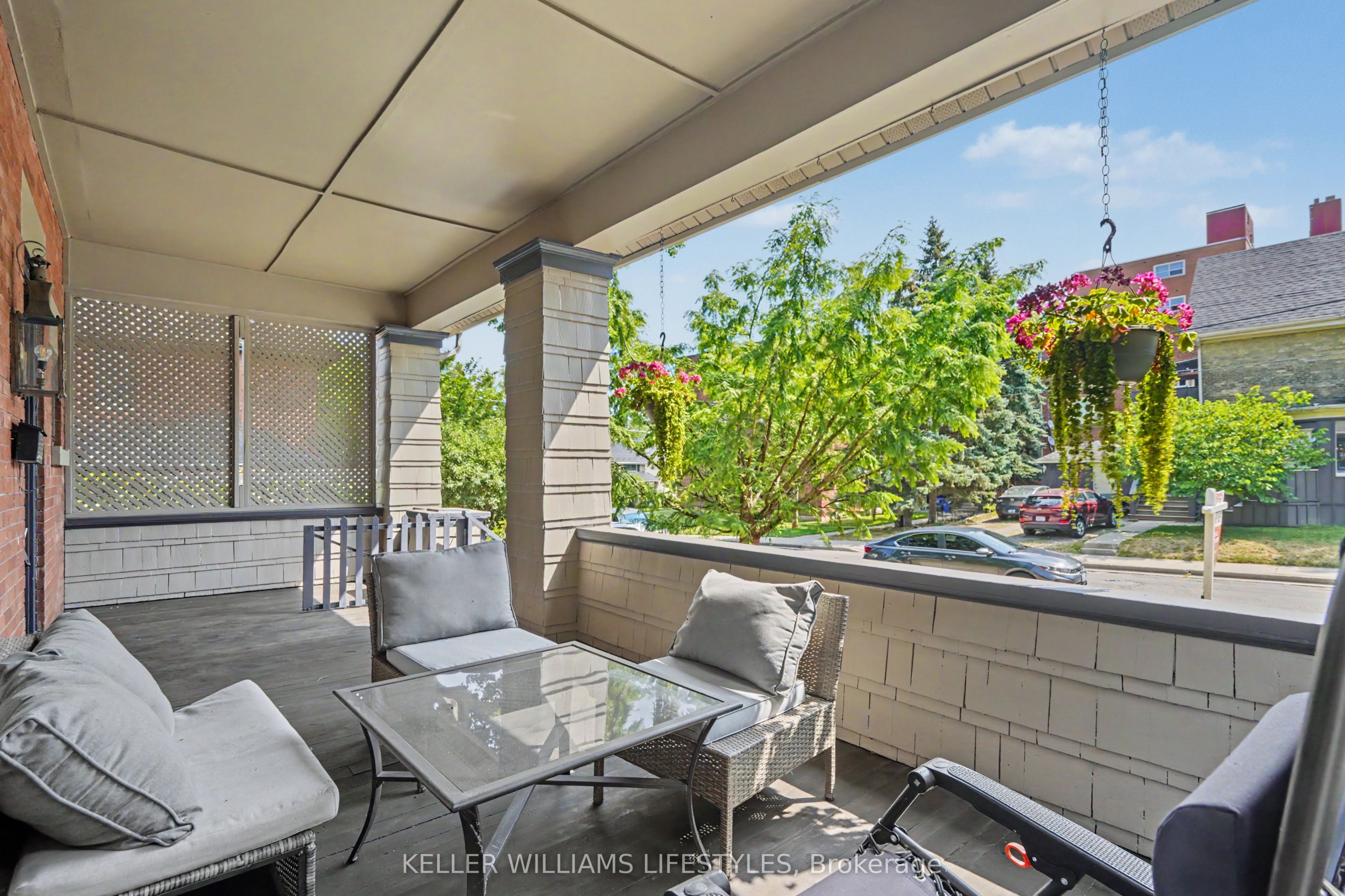 31 Gerrard Street Property Photo 5