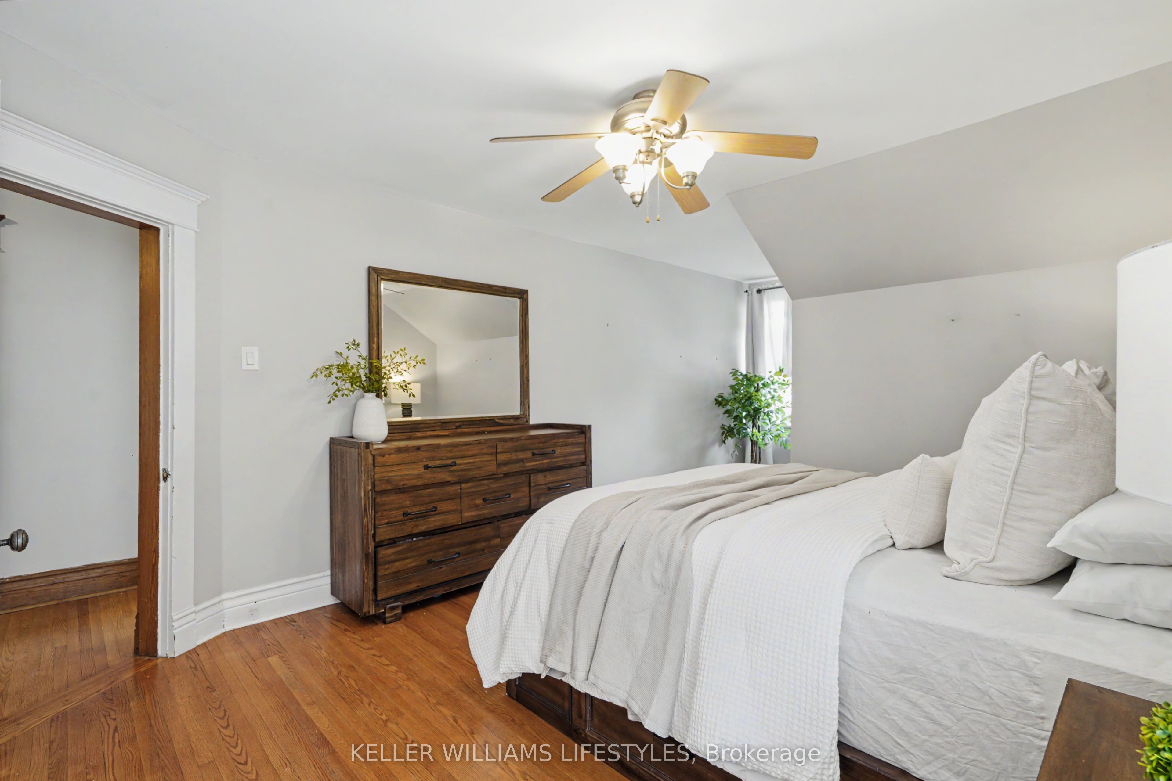 31 Gerrard Street Property Photo 19