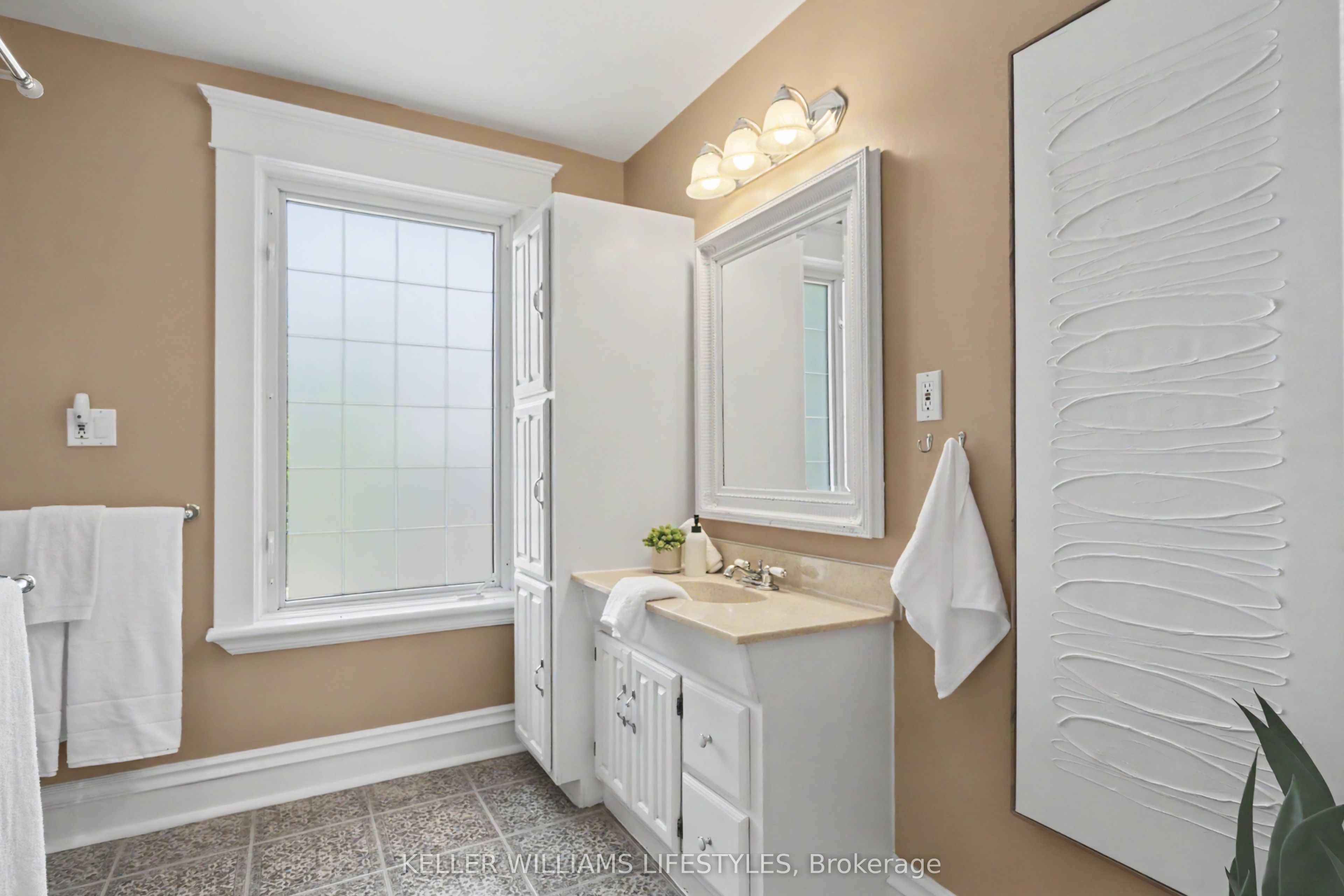 31 Gerrard Street Property Photo 25