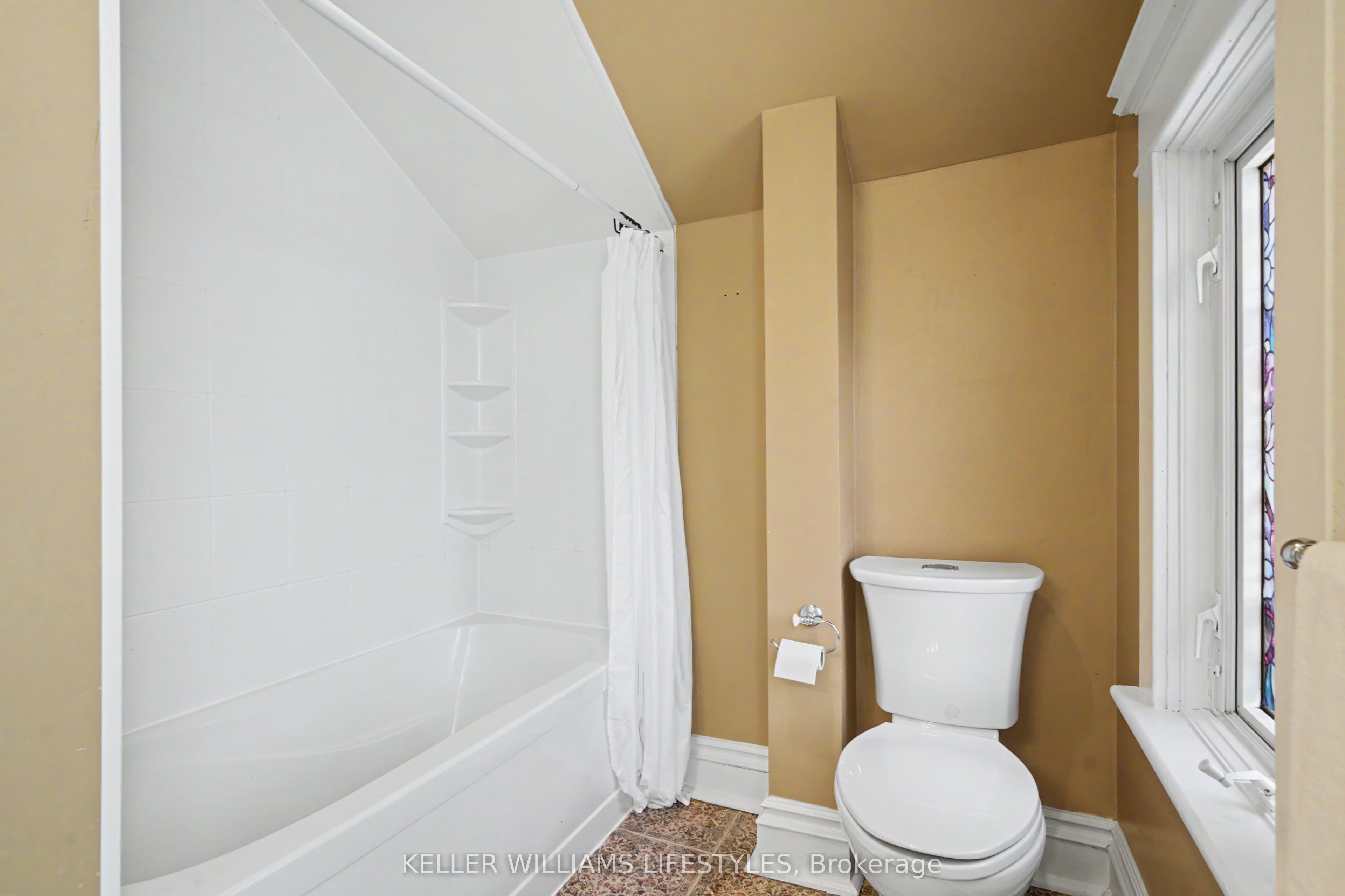 31 Gerrard Street Property Photo 28