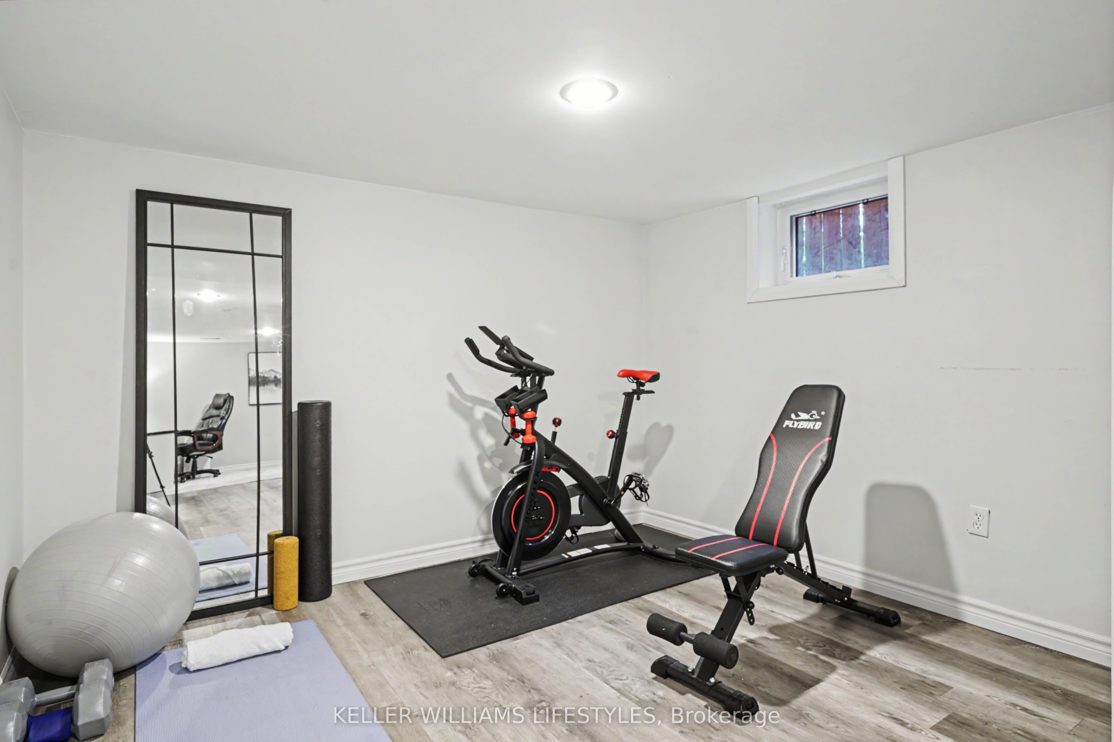 31 Gerrard Street Property Photo 33