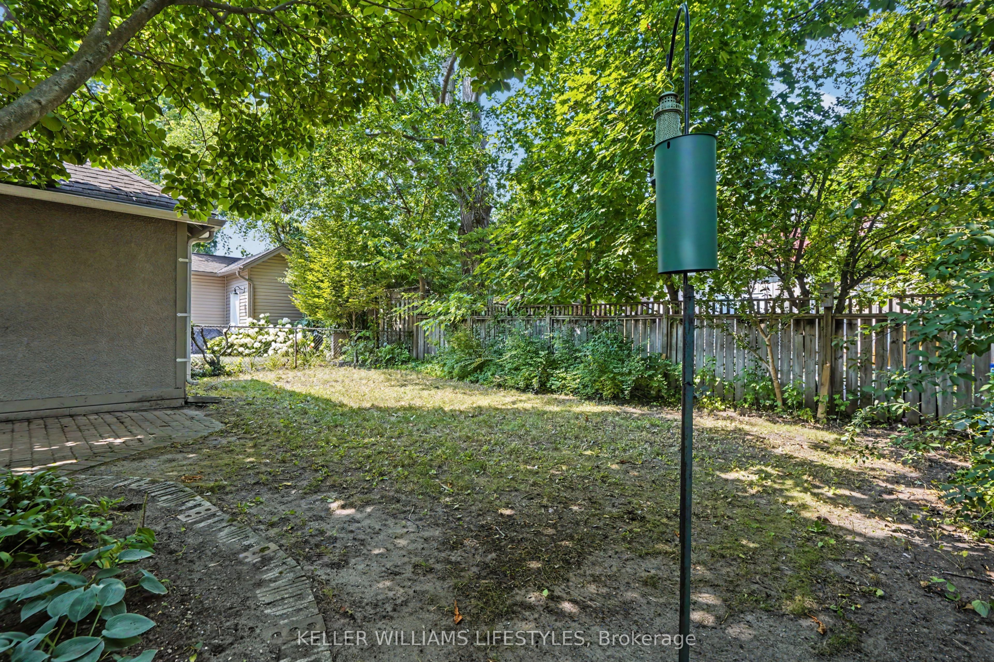 31 Gerrard Street Property Photo 38