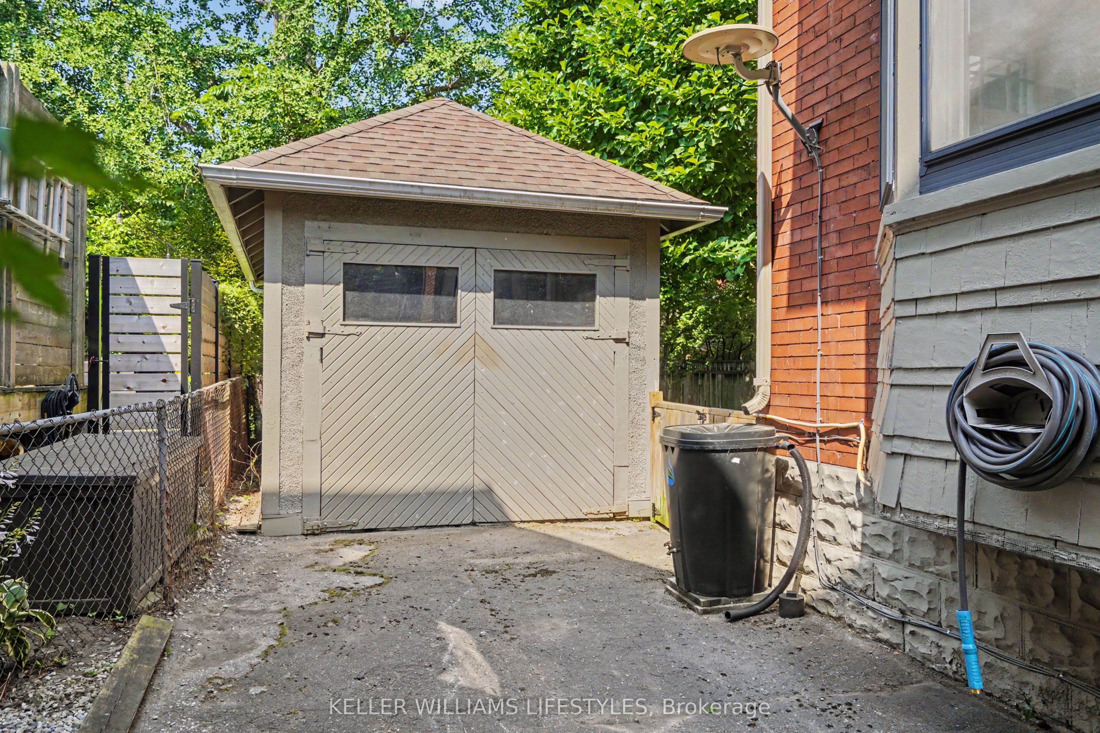 31 Gerrard Street Property Photo 42