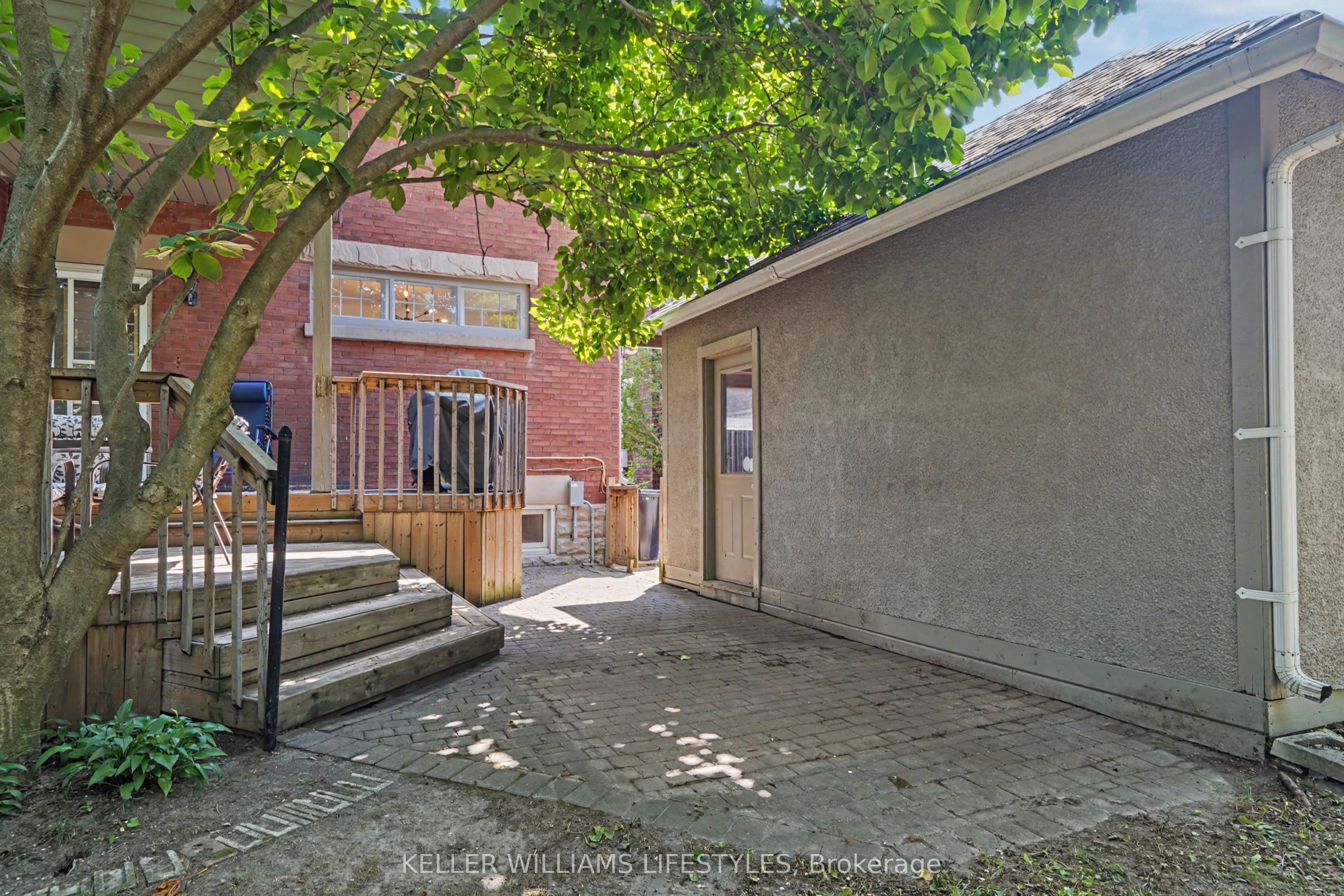 31 Gerrard Street Property Photo 44