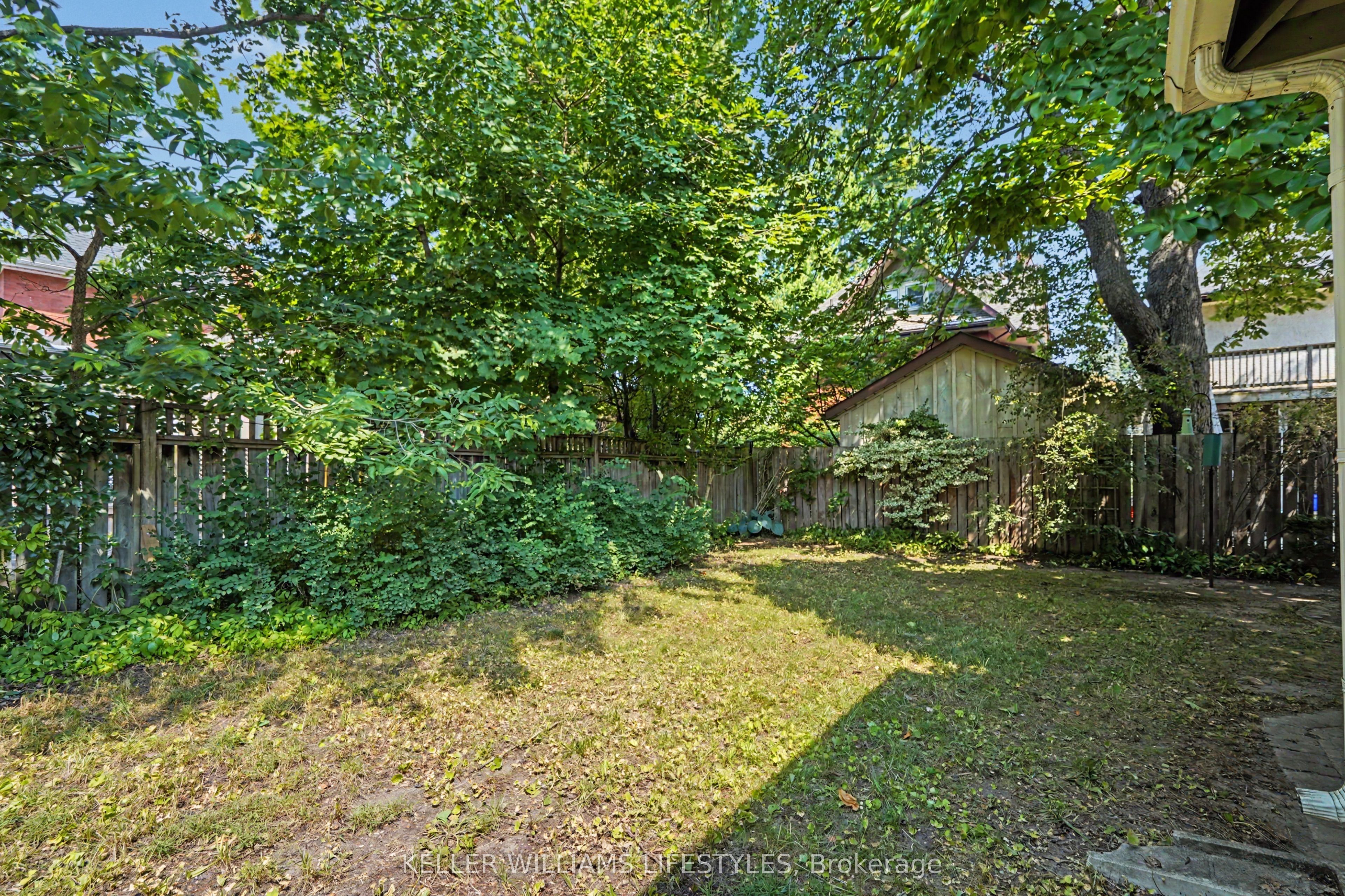31 Gerrard Street Property Photo 46