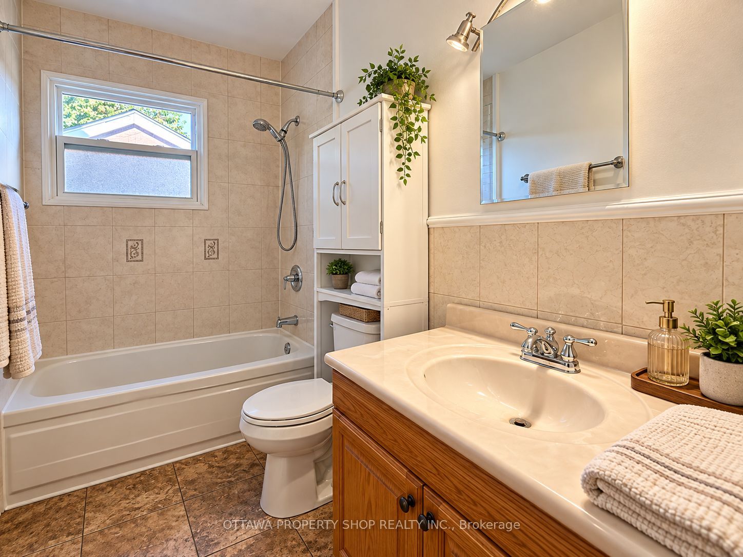 1465 Queensdale Avenue Property Photo 8