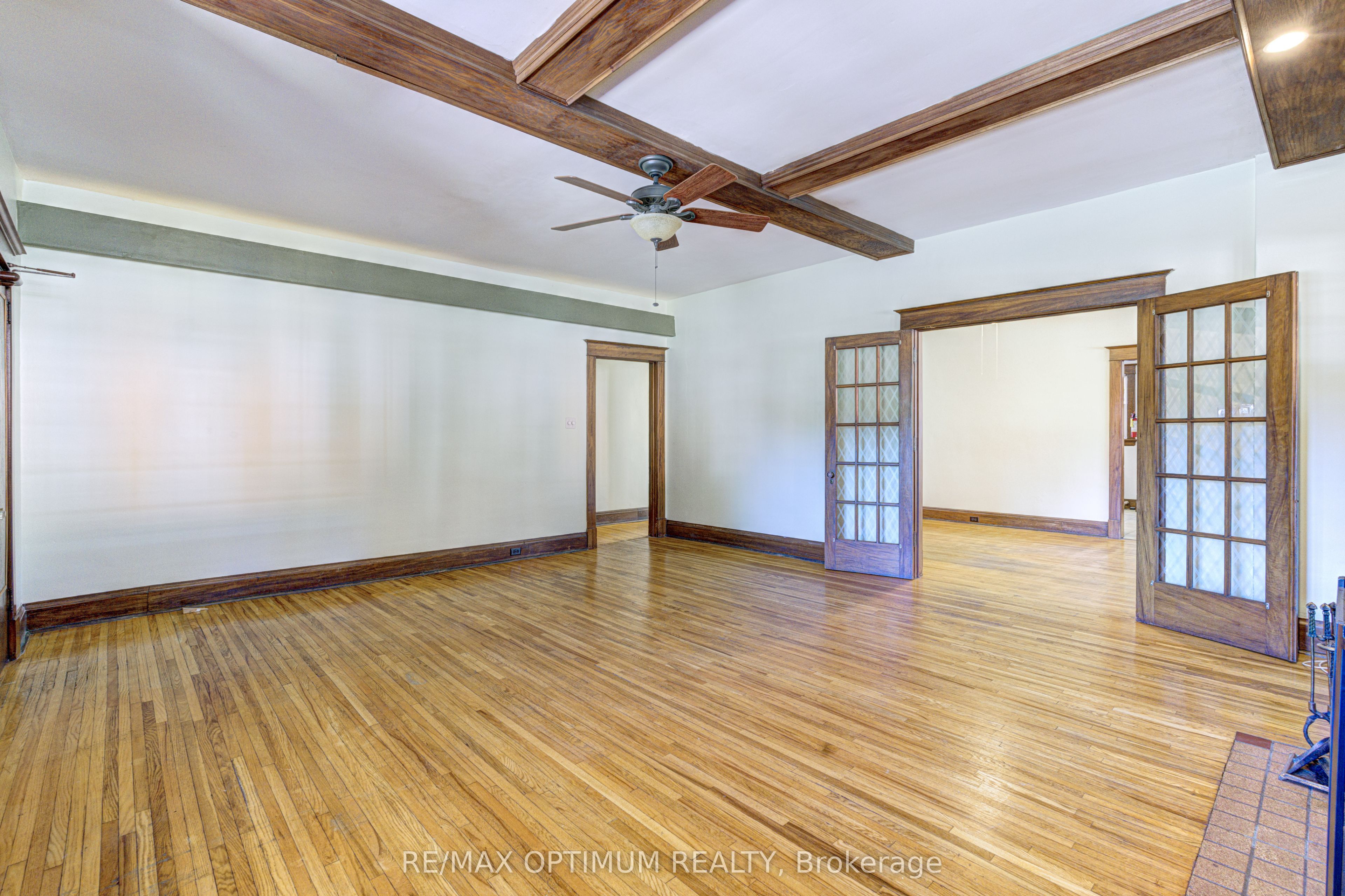 916 Queenston Road Property Photo 19