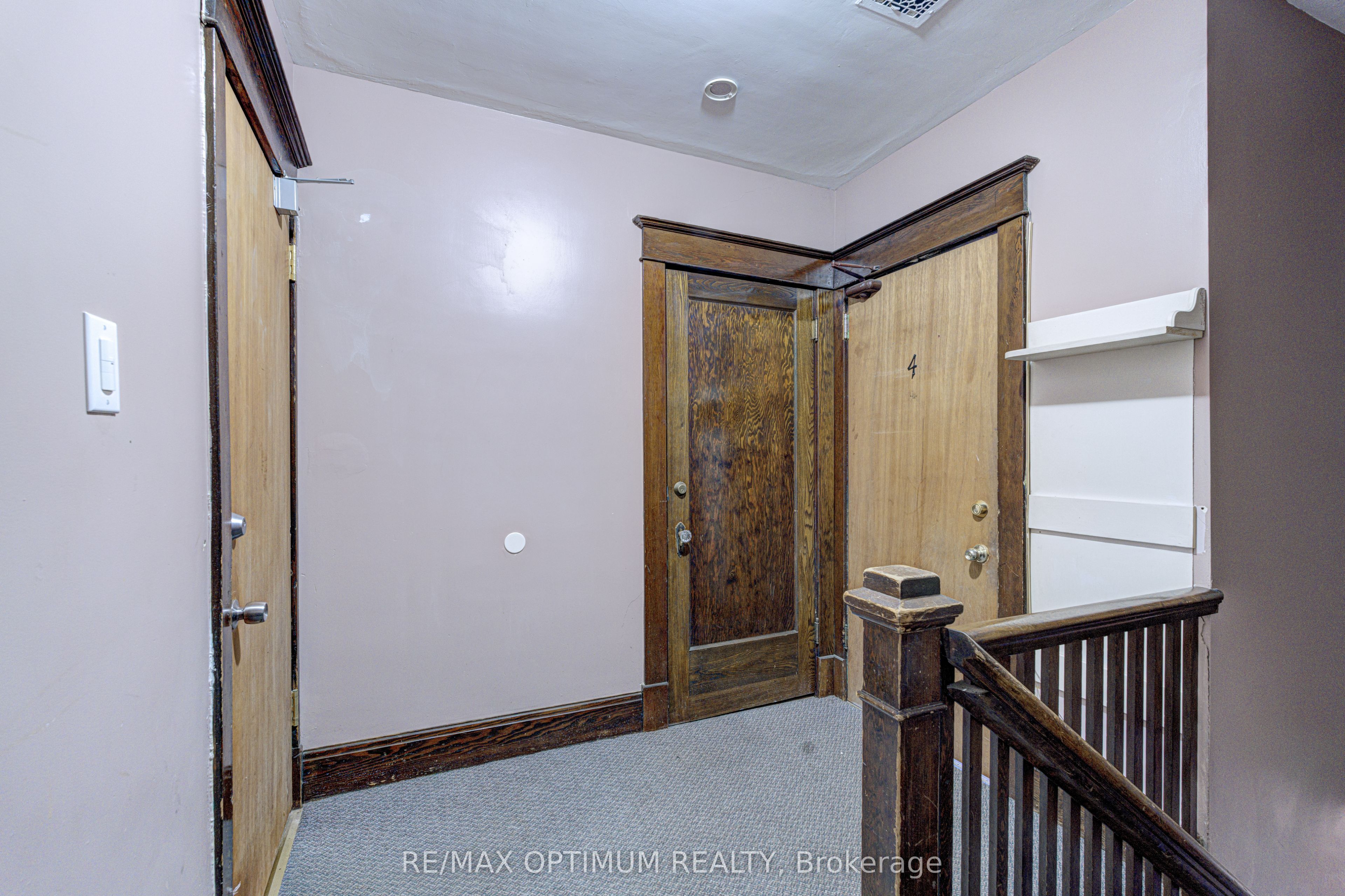 916 Queenston Road Property Photo 23